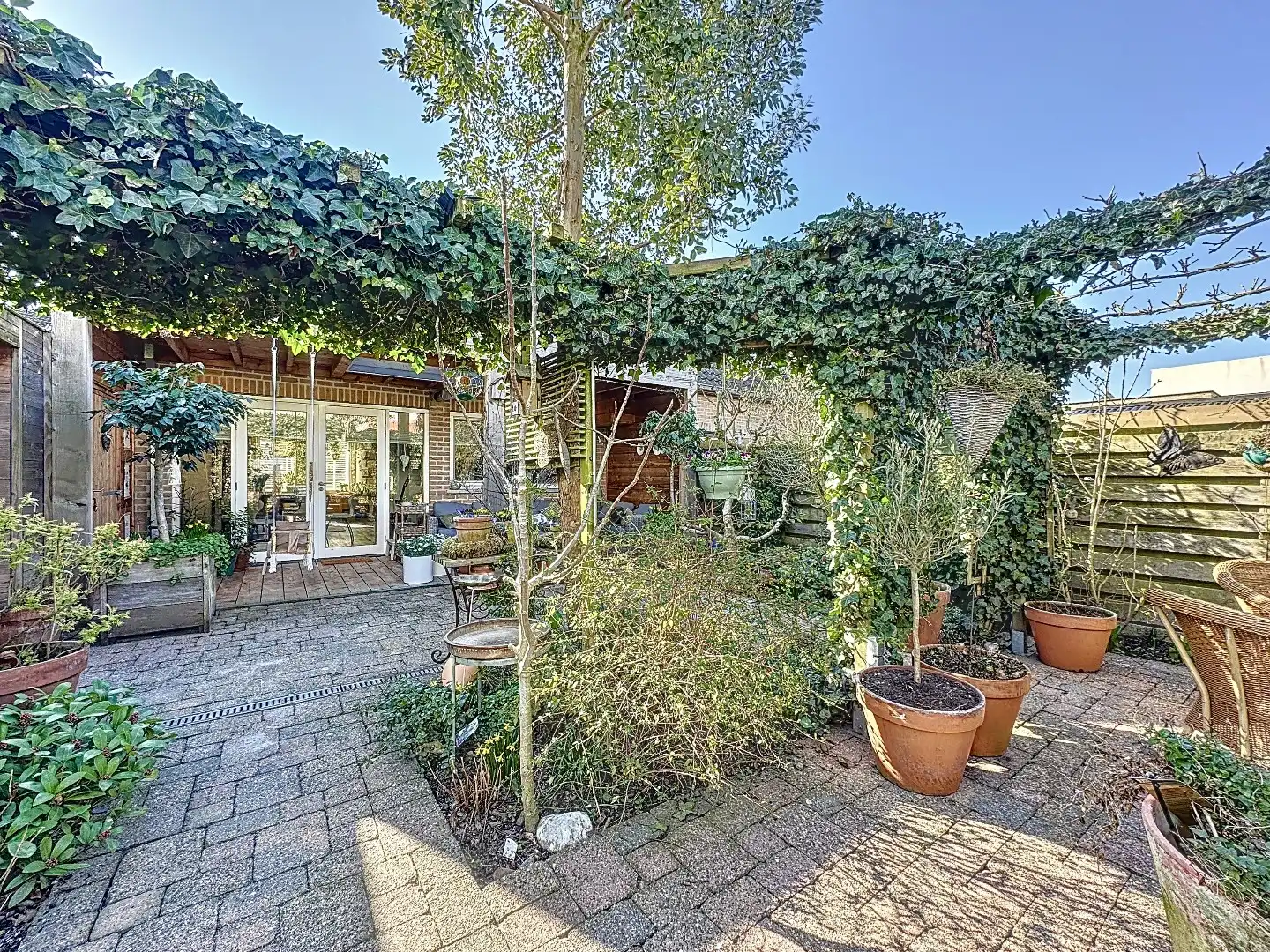 Luxe woning aan de voet van "de Brak" in Sluis foto 33