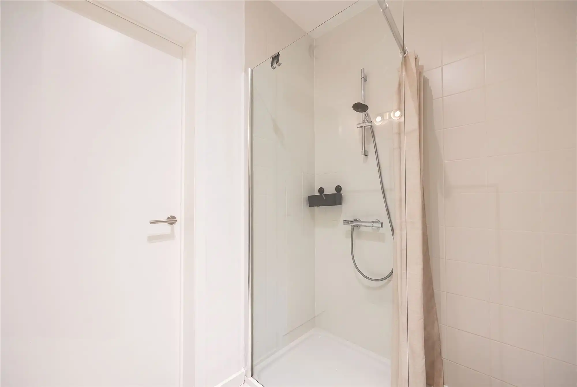 Instapklaar modern hoekappartement met 2 slpk. en terras foto 13