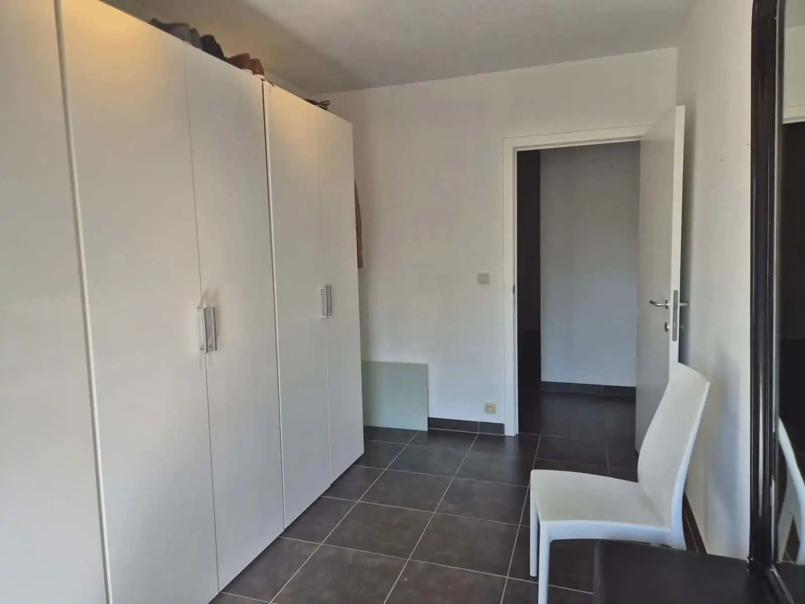 Prachtig dakappartement met 2 slaapkamers en garage foto 12