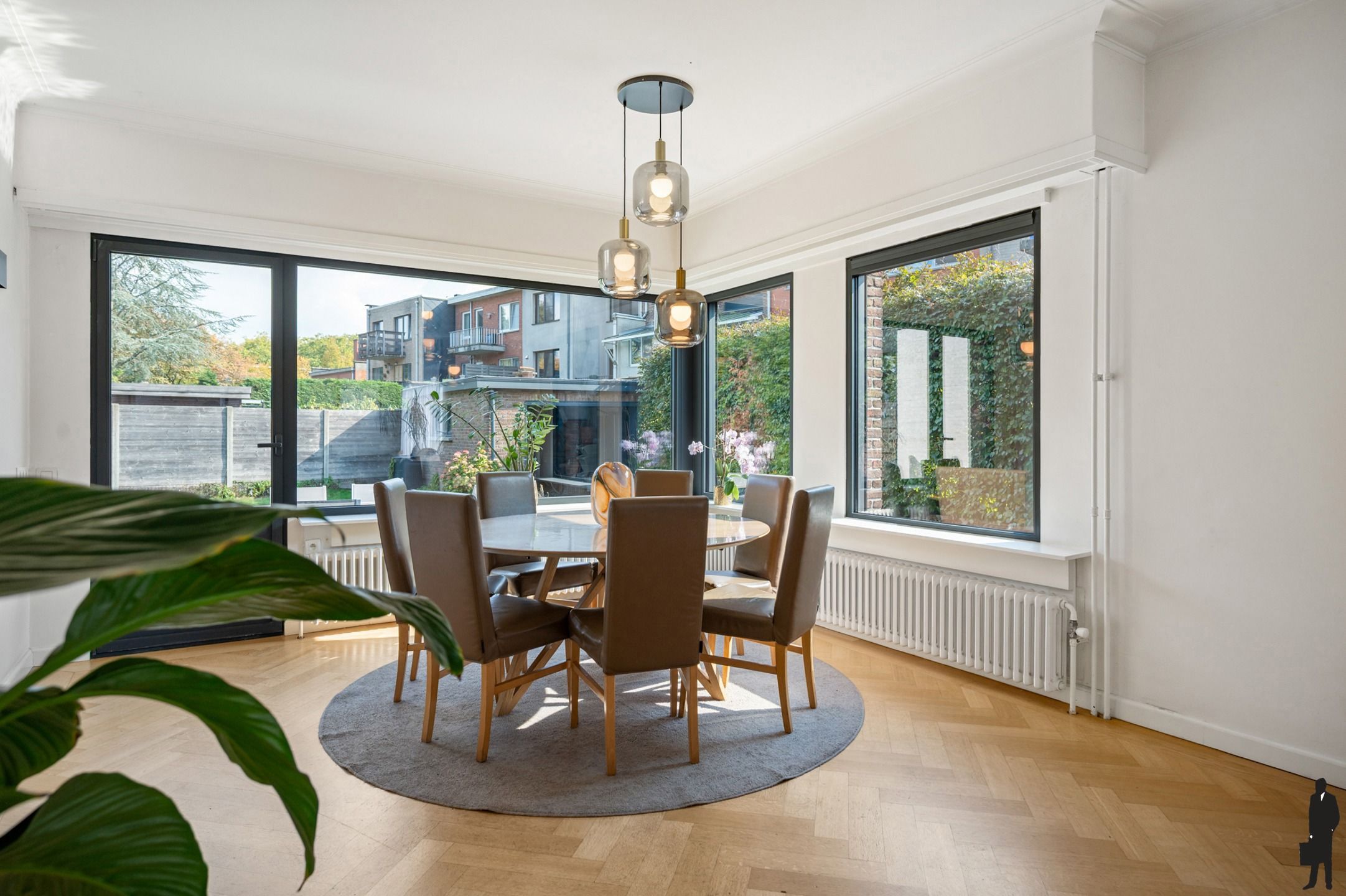 Ruime halfopen bebouwing met 4 slaapkamers en 2 badkamers aan de groene parken van Hoboken.  foto 4