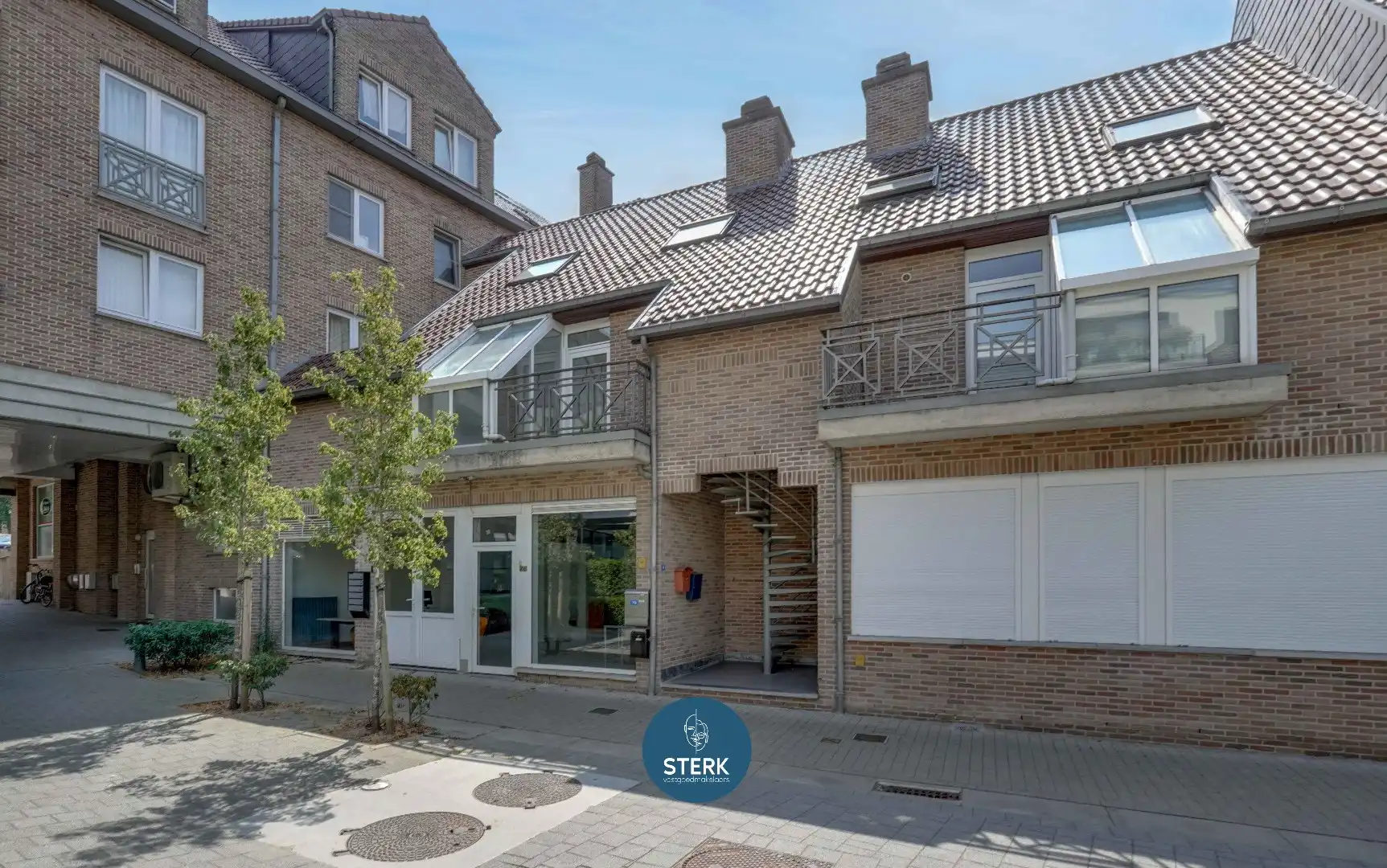 RUIM DUPLEX-APPARTEMENT MET 2 TERRASSEN IN HET CENTRUM VAN LANAKEN !  foto 22