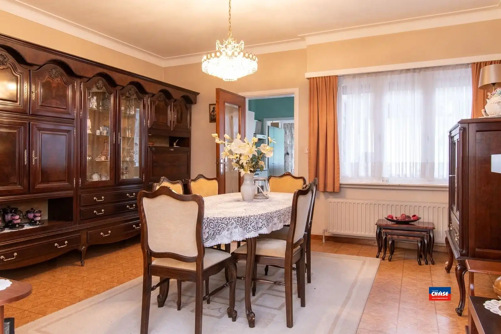 Charmante (op te frissen) rijwoning met 3 à 4 slaapkamers en prachtige tuin foto 6