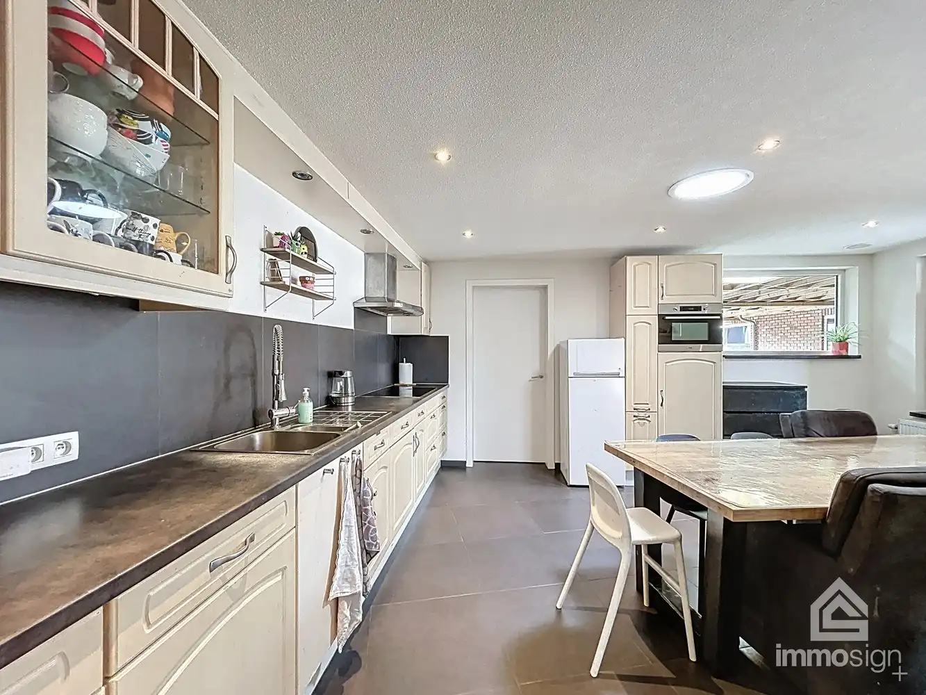 Zeer ruime woning met werkplaats in Hamont-Achel! foto 9