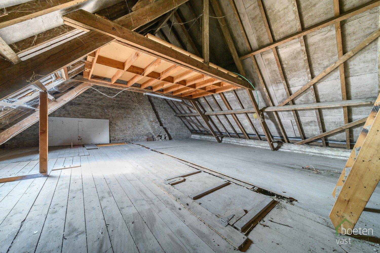 BEVEREN AAN DE IJZER: Renovatieproject en/of (deels) te slopen woonhuis met zuidgerichte tuin op 279m² grondopp. foto 15