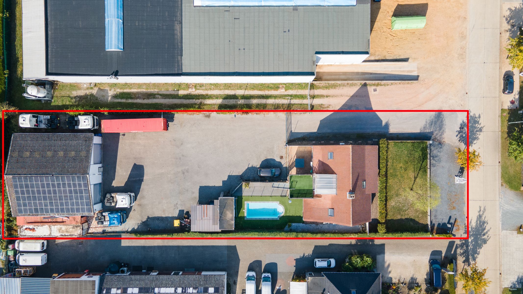 IN OPTIE. Woning met industriehal (212m2) op 2229m2 grond foto 2