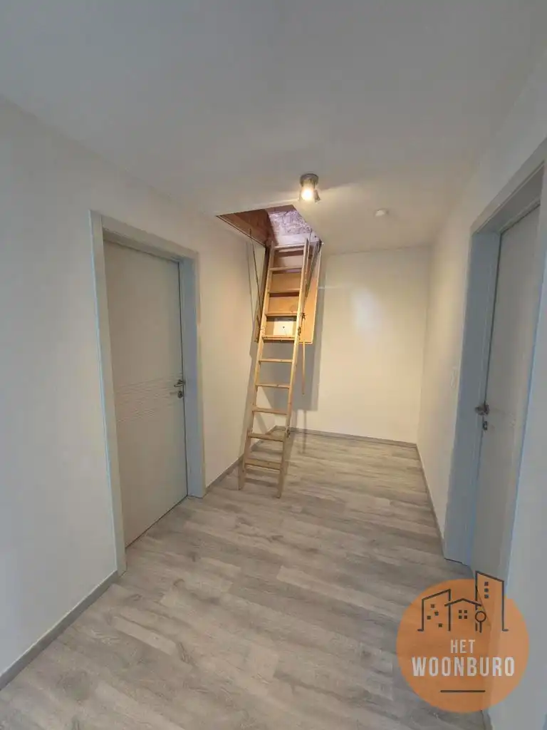 Halfopen bebouwing met 3 slpks, zolder, garage en tuin foto 10