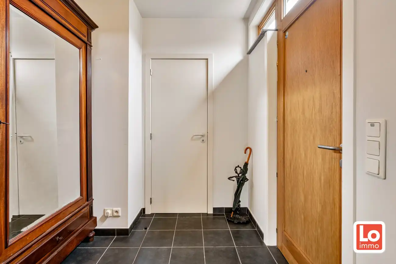 Instap klare open woning met inpandige garage en zonnige tuin op een toplocatie nabij het centrum van Lochristi! foto 5