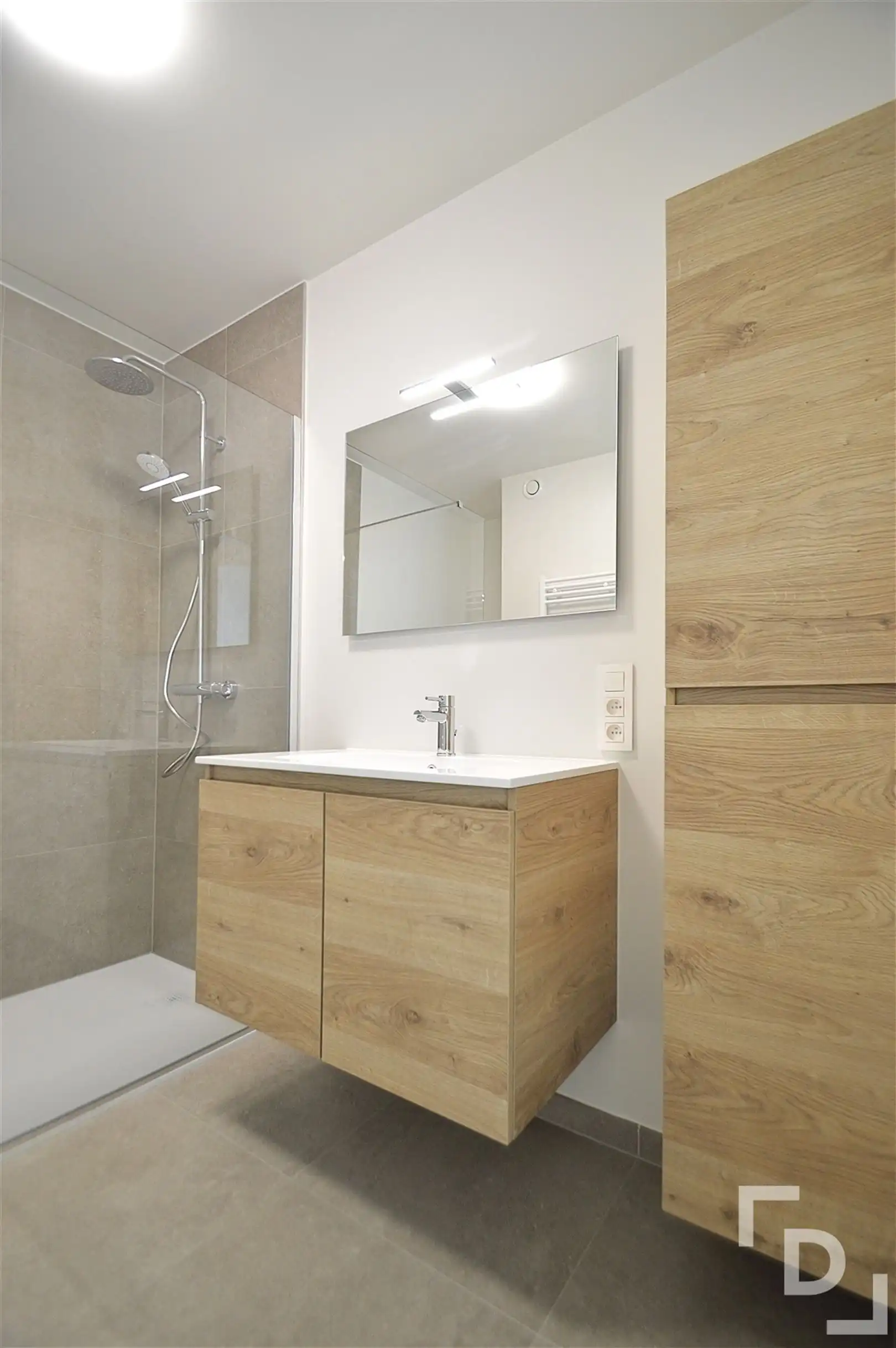 Nieuwbouwappartement met carport te huur te Ieper foto 13