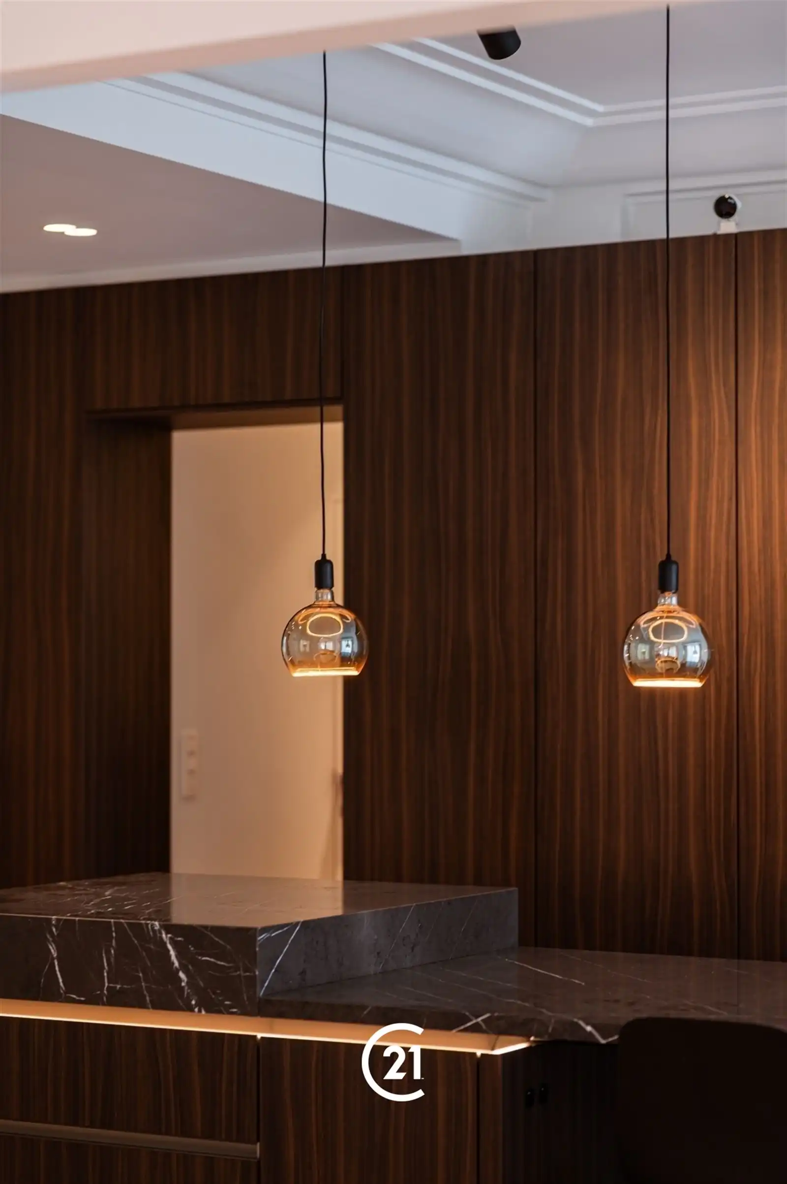 CAMBRE – Uitzonderlijk luxueus gelijkvloersappartement met tuin tegenover Ter Kamerenbos

  foto 11