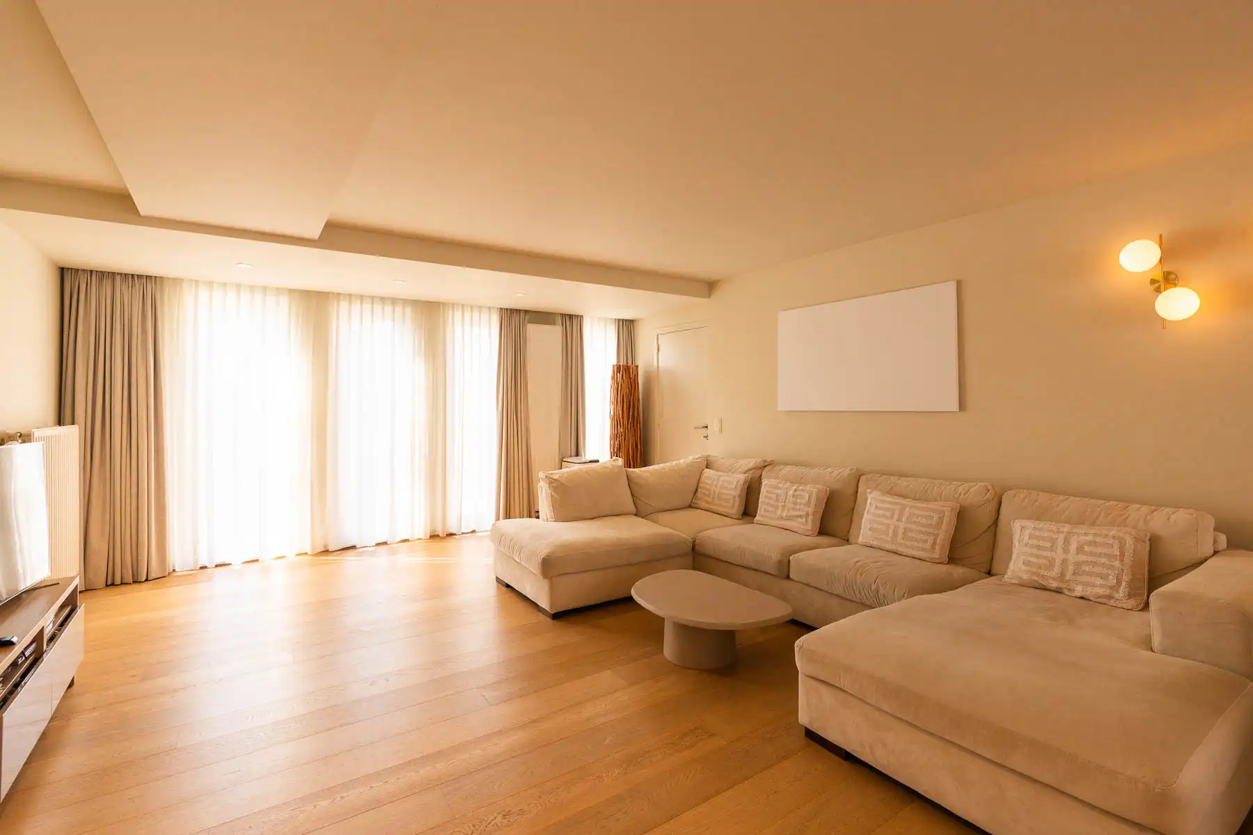 Ruime, energiezuinige woonst met terras, tuin en garage foto 2