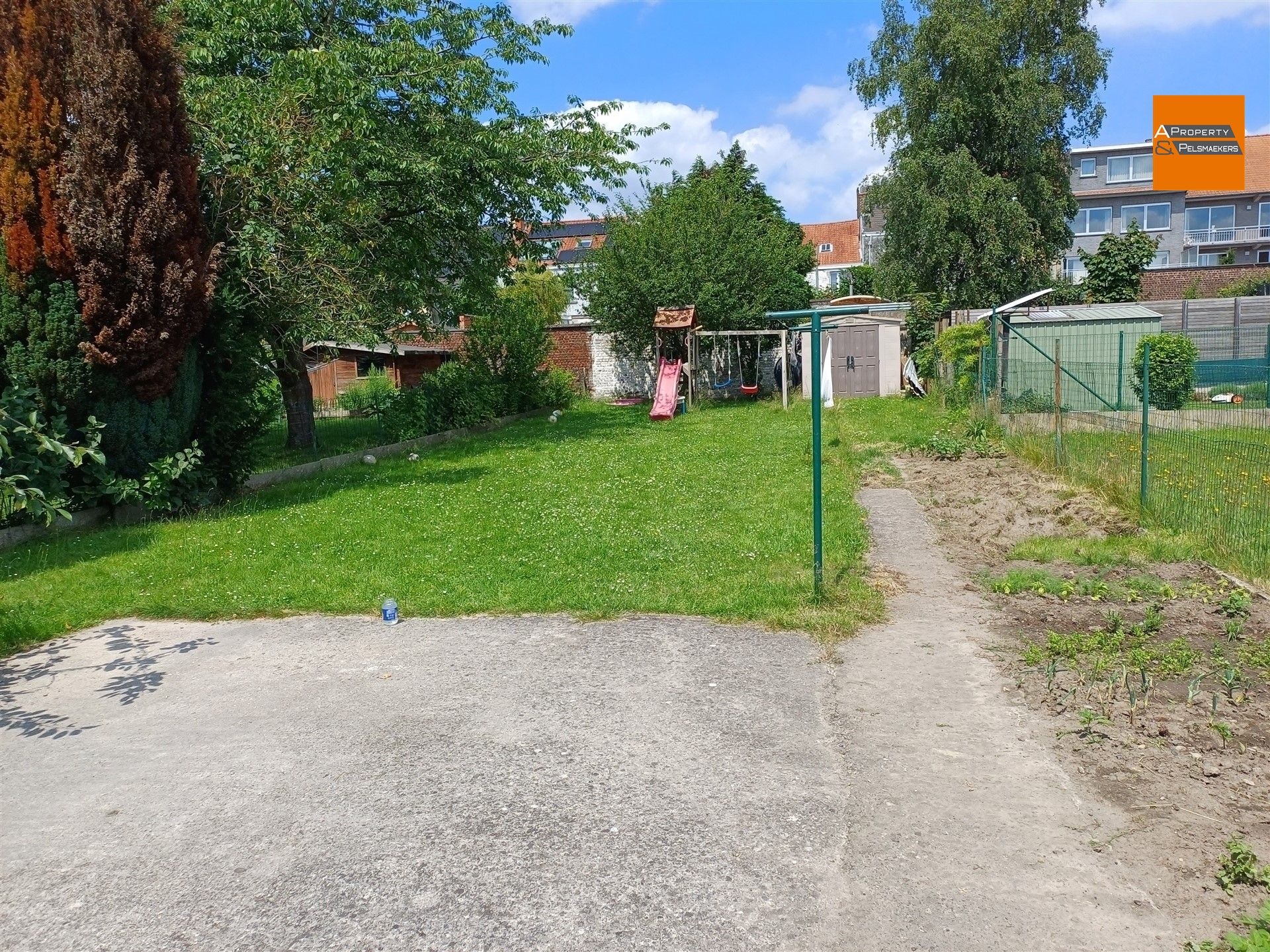 Huis met 2 slaapkamers en mooie tuin in het centrum  foto 16