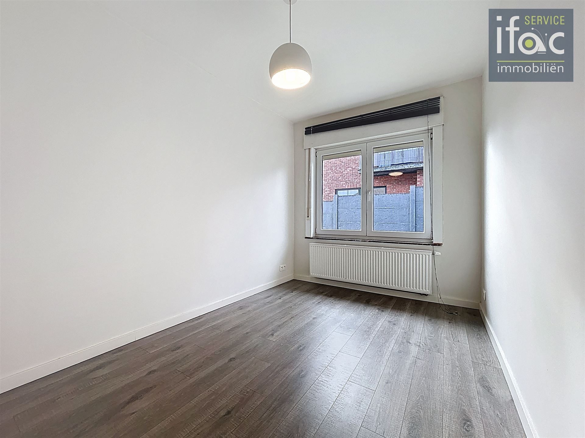 Uitstekend gelegen woning met 4 slaapkamers en 2 badkamers foto 12