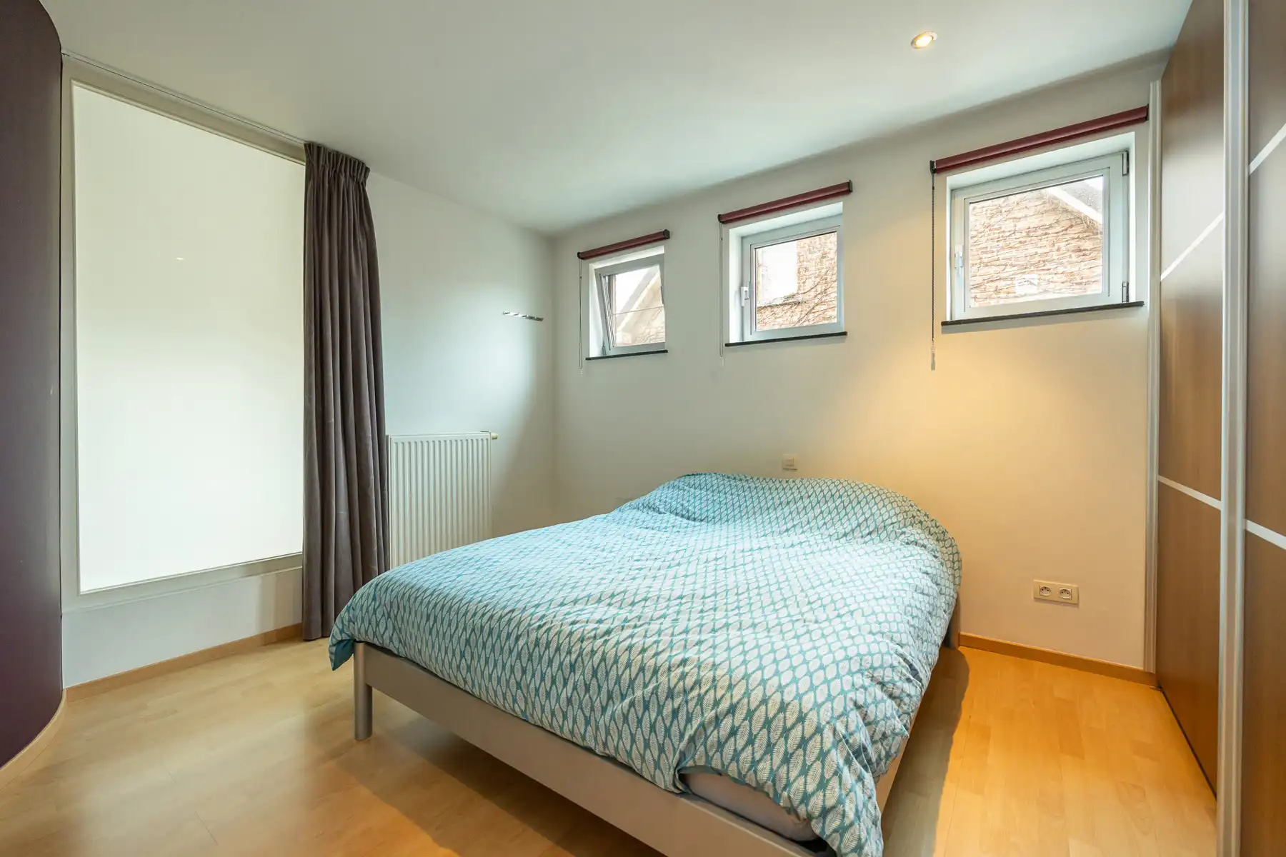 Ruime gezinswoning met tuin in een doodlopende straat. foto 11