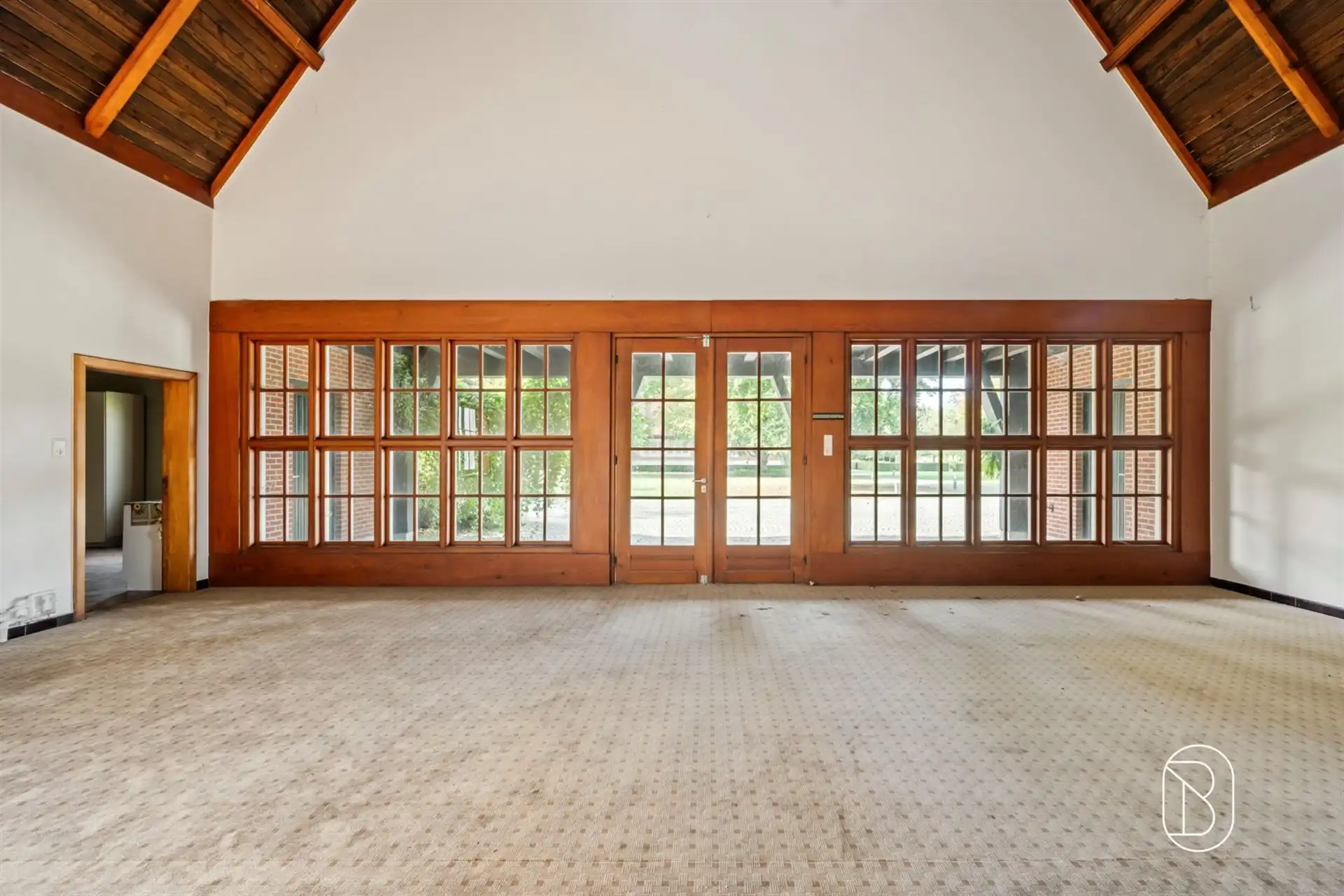 Landhuis-villa in Deerlijk omgeven door groen met 4 kamers foto 14