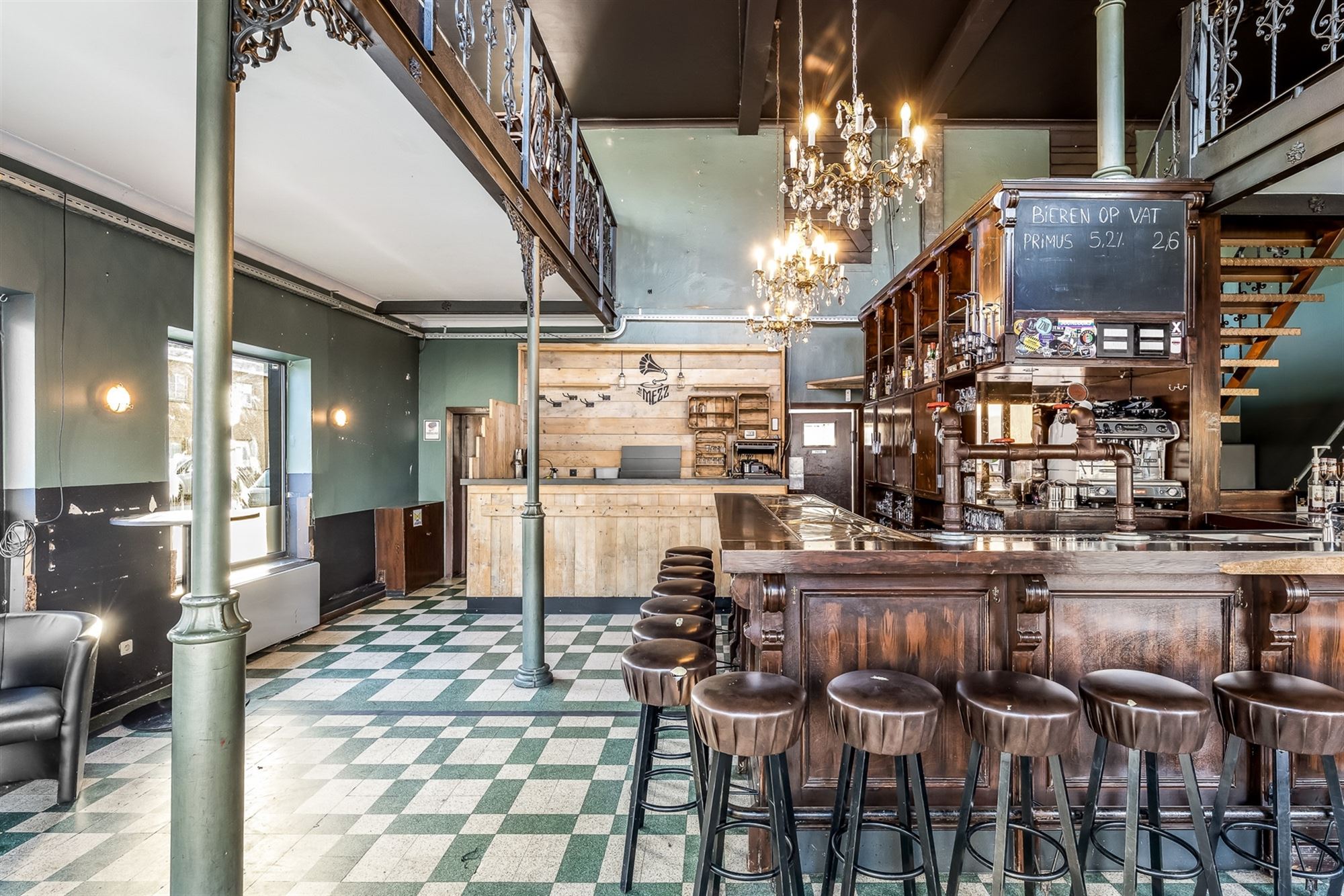 TE RENOVEREN HORECAZAAK MET POTENTIEEL, ZEER GOED GELEGEN IN HET CENTRUM VAN LEOPOLDSBURG foto 10