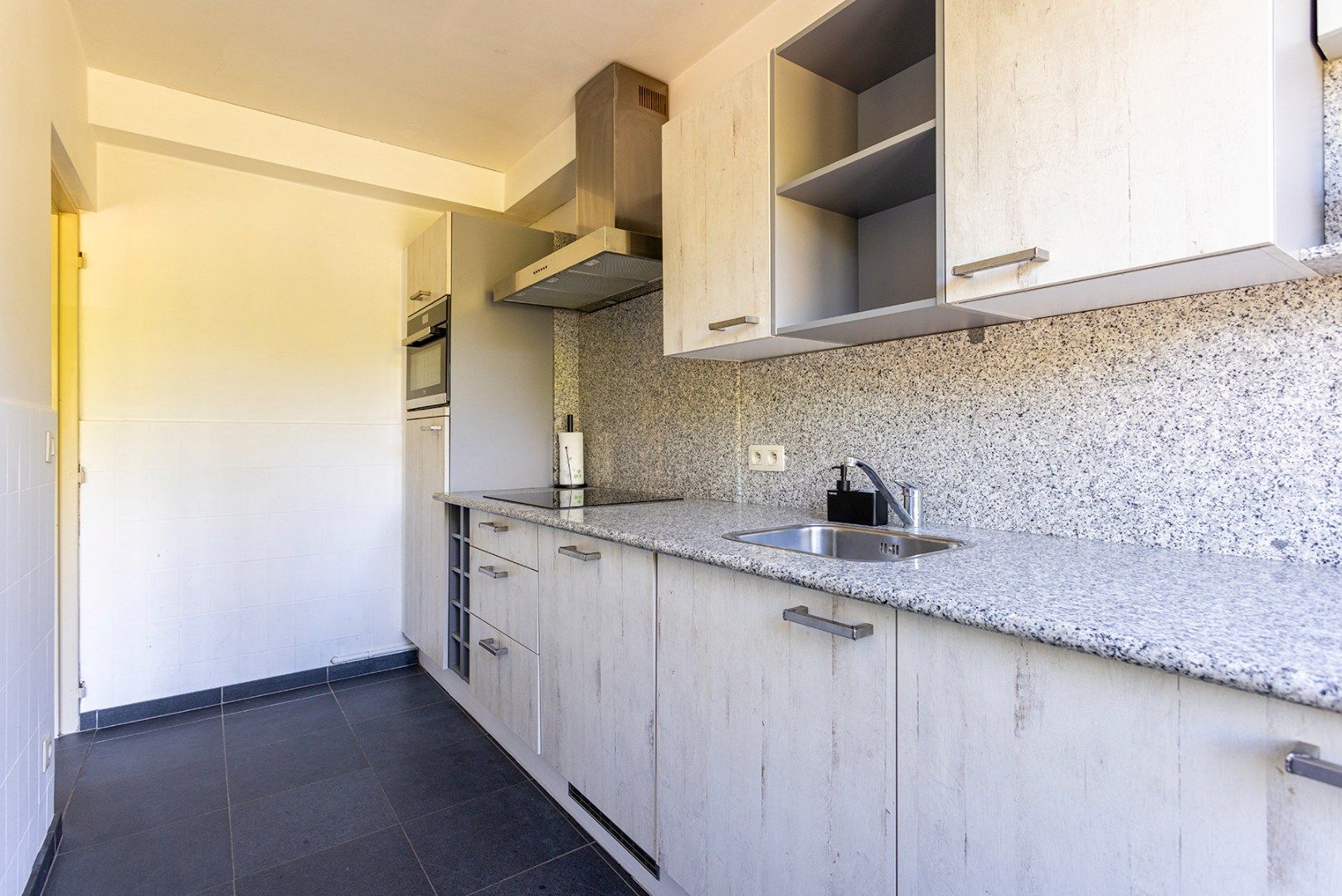 Appartement met 2 slaapkamers recht tegenover Bremweide! foto 5