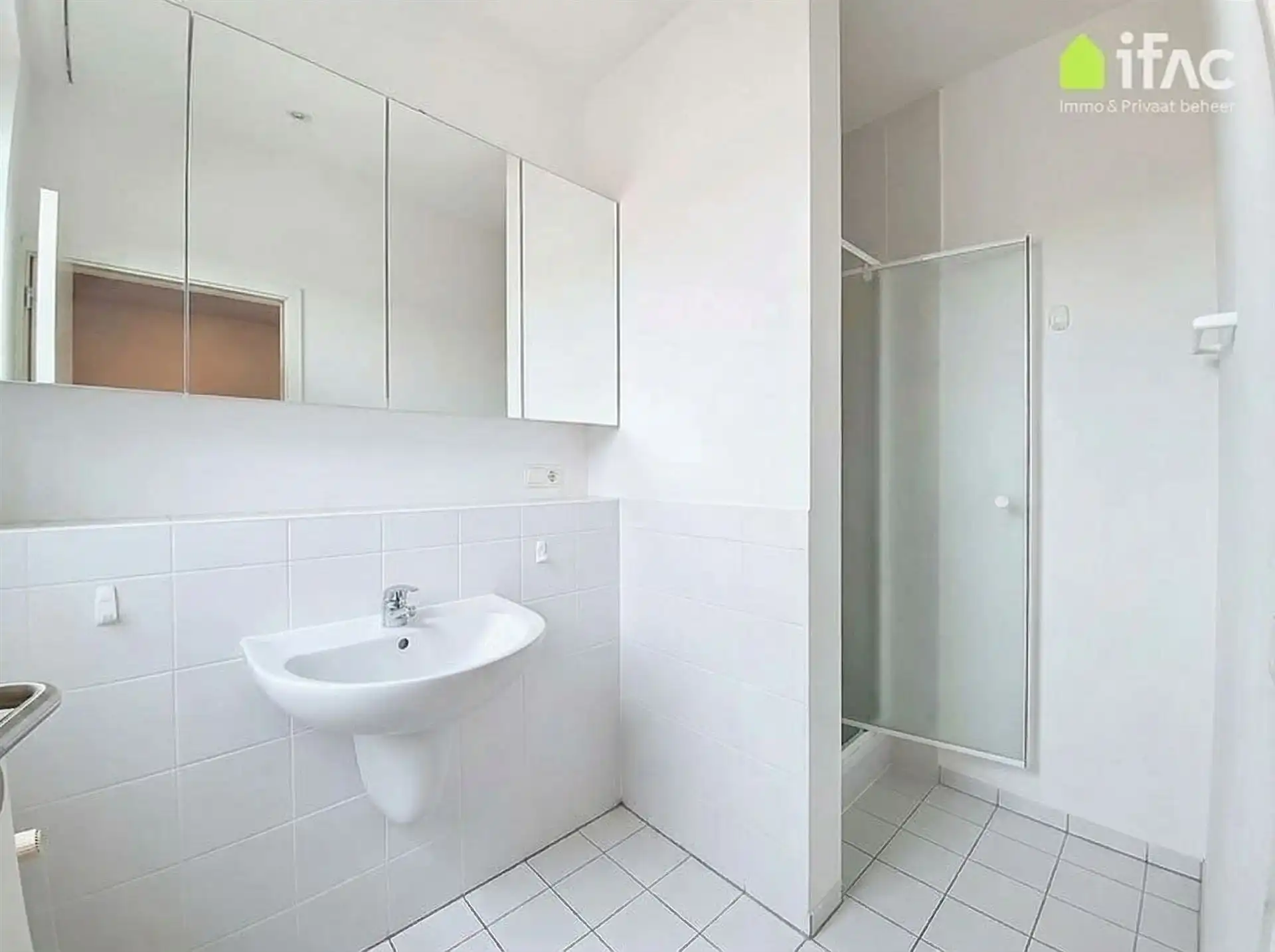 Ruime villa 6 slpks, 2 bureaus, 5 badkamers op +/-17are foto 21