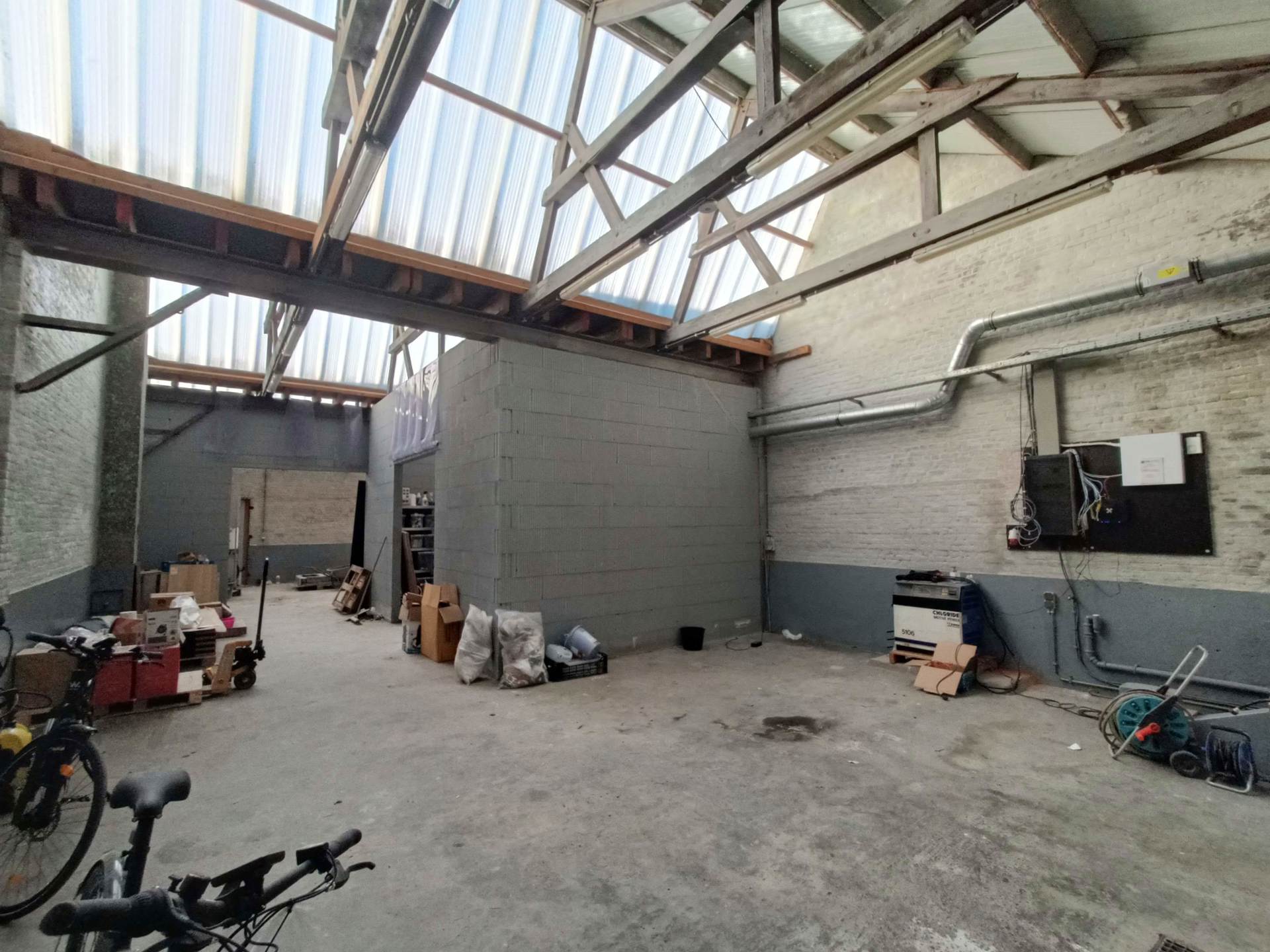 Magazijnruimte te koop in Deurne foto 2