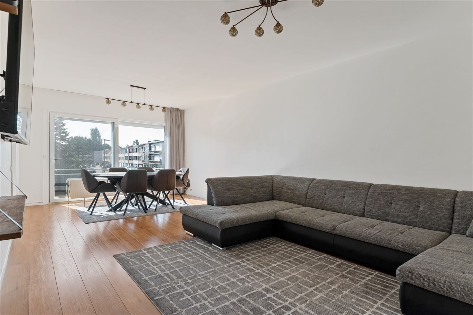 Rustig gelegen appartement ca. 83m2 met 2 slaapkamers en terras. foto 4