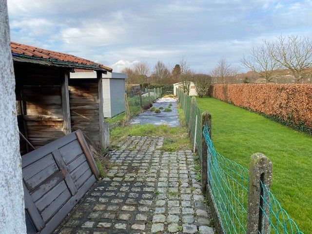 Te renoveren woning met 3 slaapkamers  en tuin. foto 7