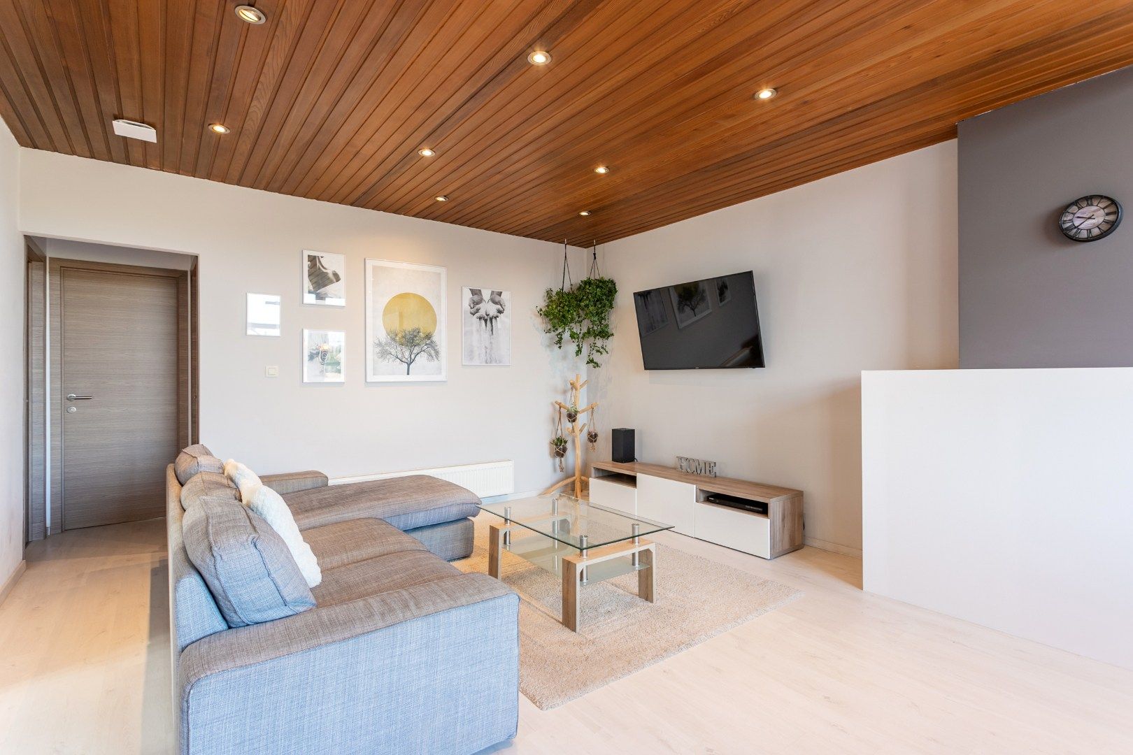 Rustig gelegen halfopen woning met tuin en garage foto 5