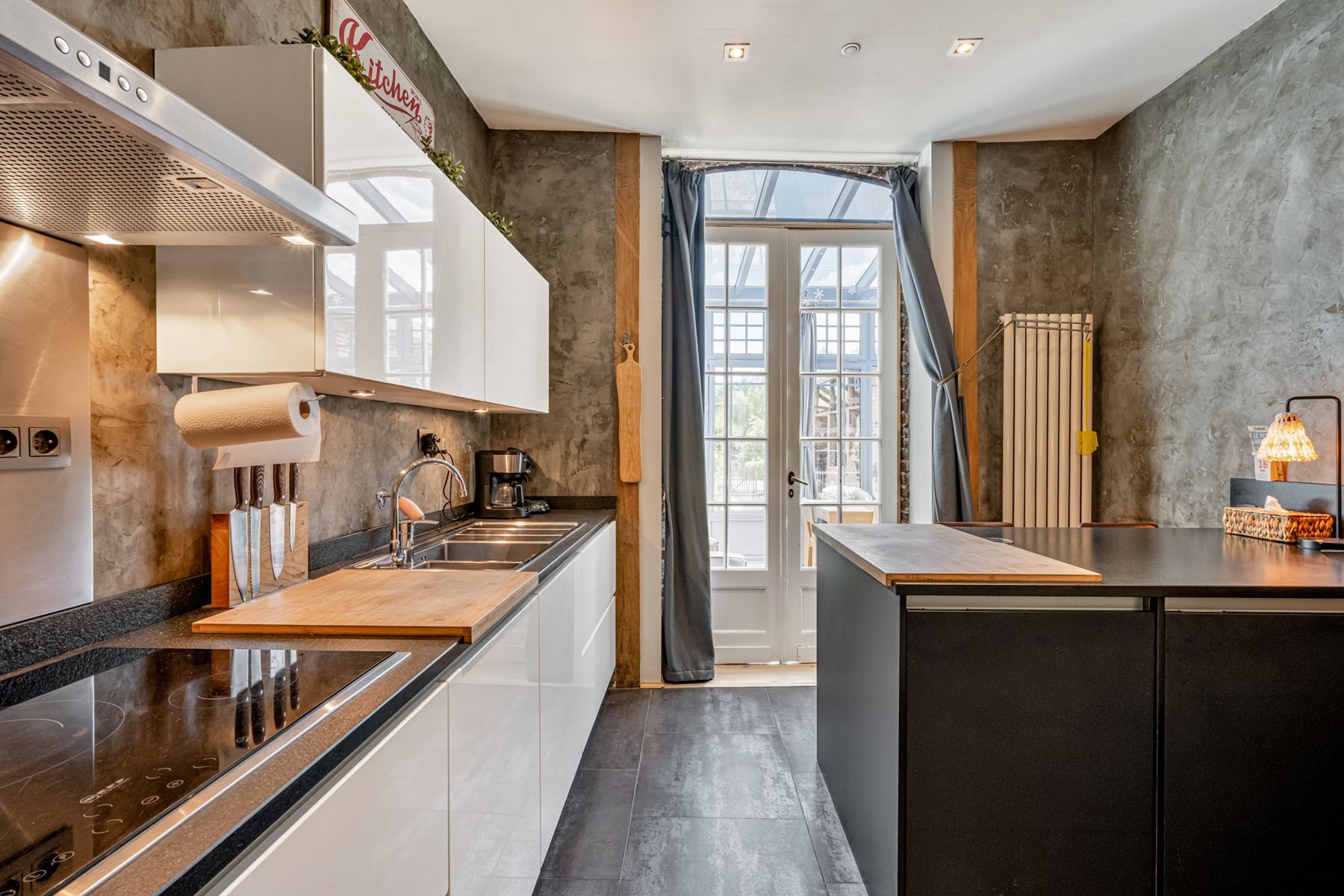 Hoofdfoto van de publicatie: Karaktervolle woning te koop met 5 slaapkamers