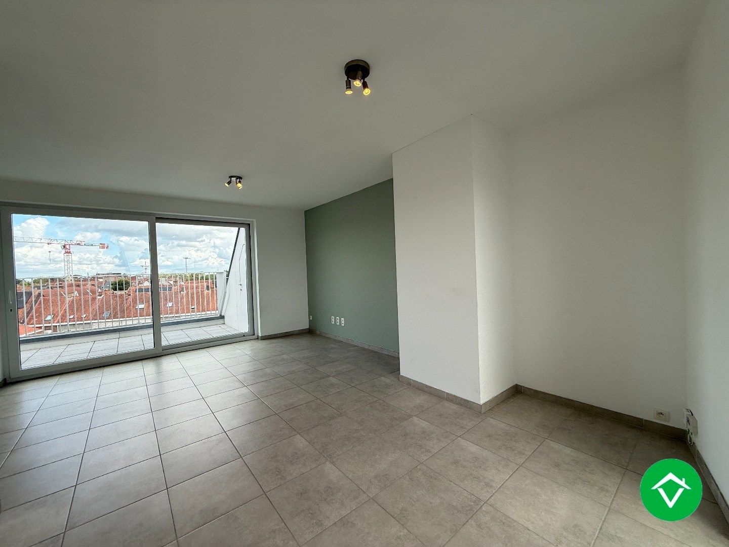 Prachtig dakappartement met twee slaapkamers, garage en twee terrassen met fenomenaal uitzicht te Roeselare foto 5