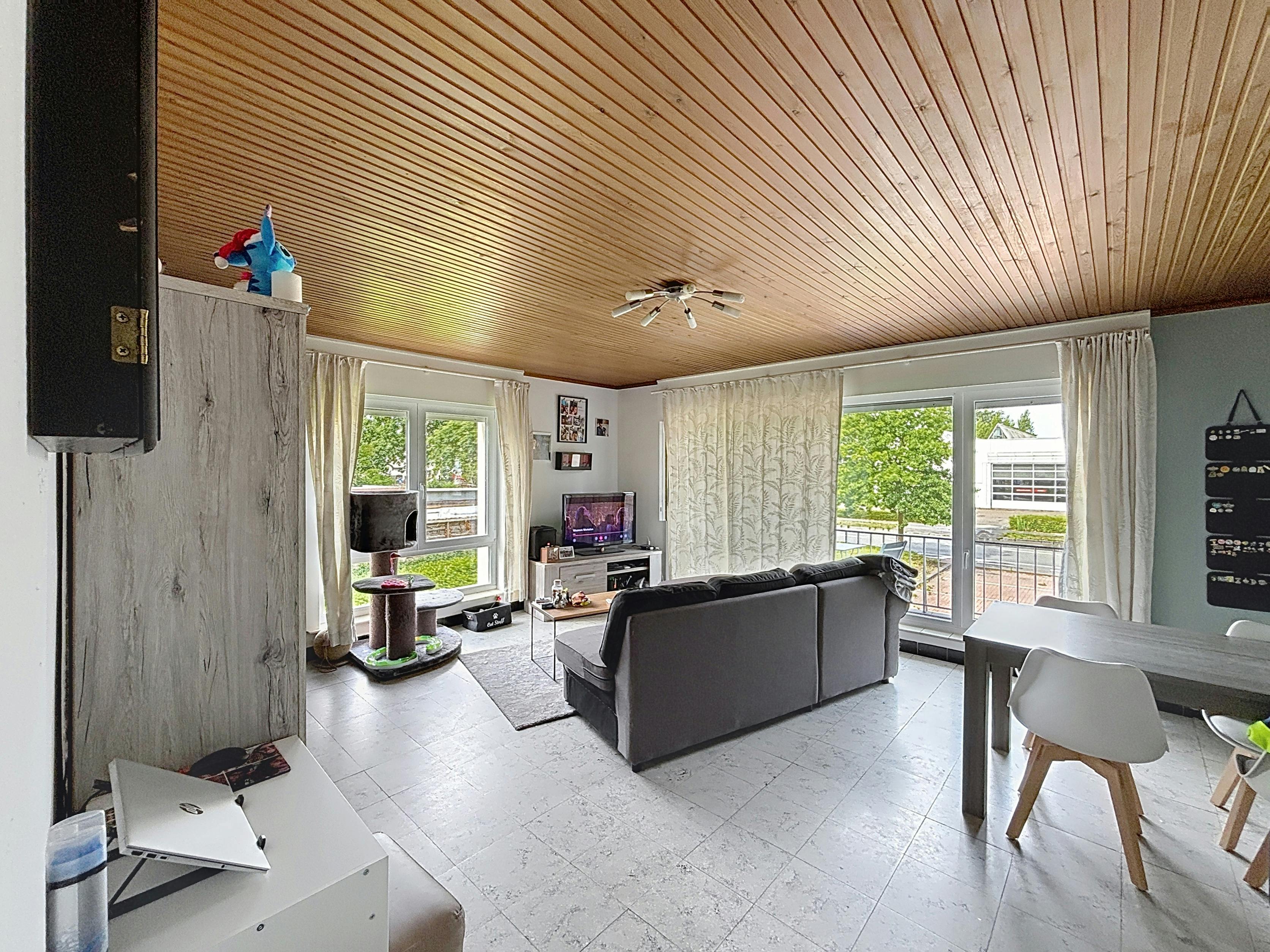 Appartement te koop met 2 slaapkamers en garage te St-Michiels foto {{pictureIndex}}