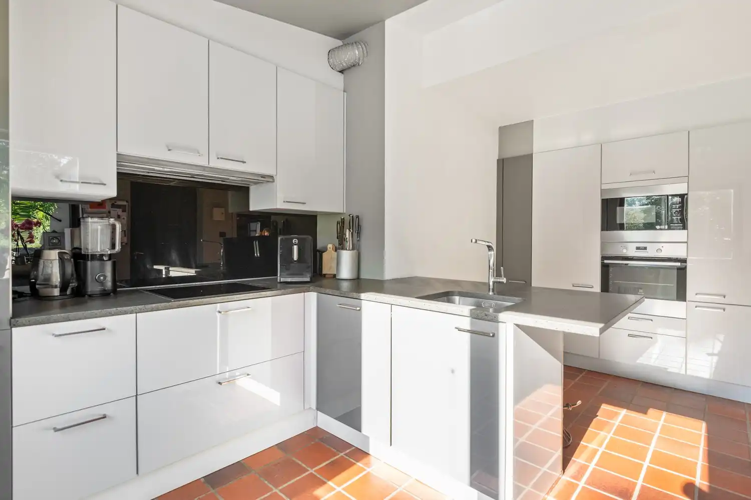 Charmante hoeve in een oase van groen foto 11