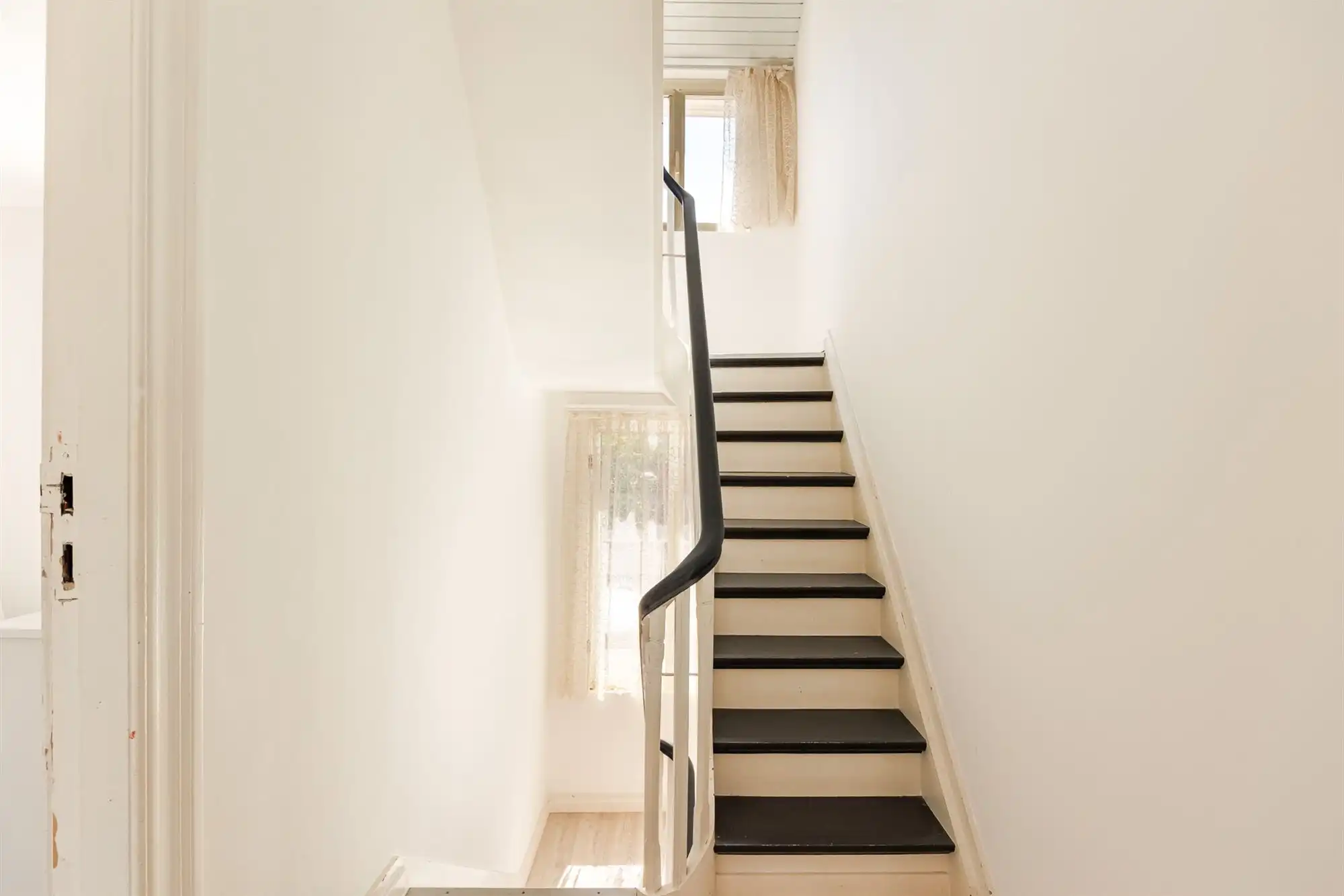 Instapklare woning met 3 slpkmrs., tuin en zonnepanelen foto 14