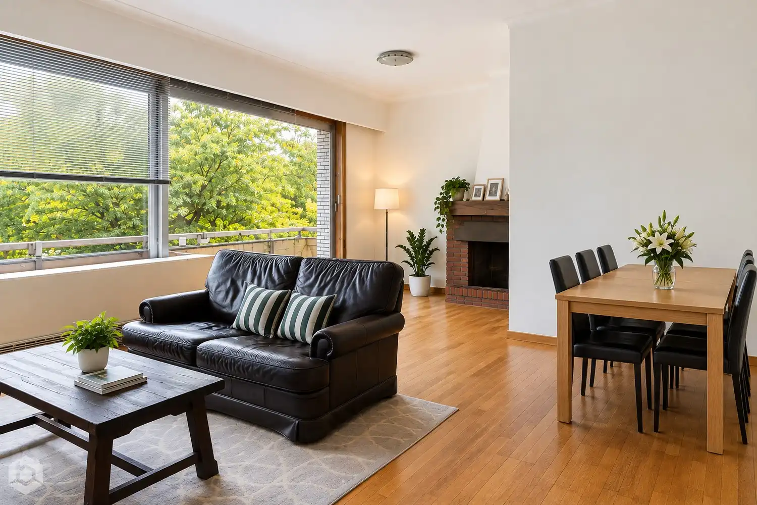 Appartementsgebouw met 4 app., 2 handelsglv., 5 garages én tuin foto 17