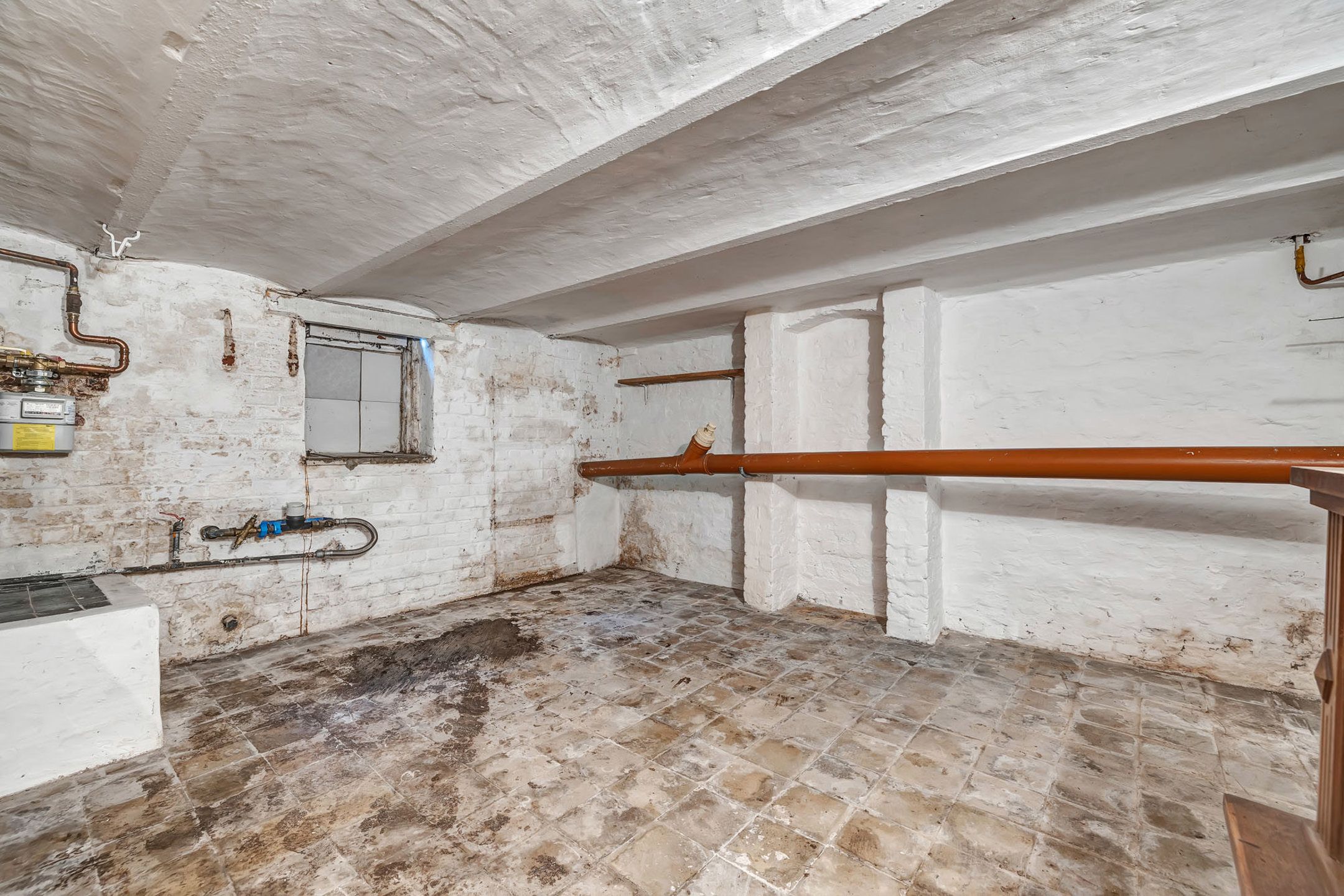 Charmante te renoveren woning met 4 slpks en tuin foto 28
