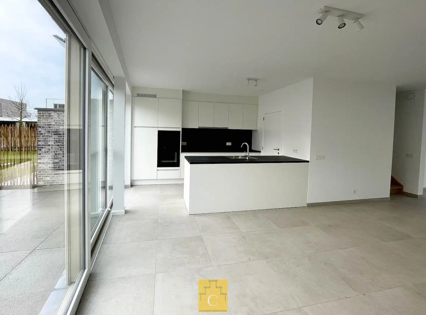 Halfopen nieuwbouwwoning met garage in Varsenare foto 3