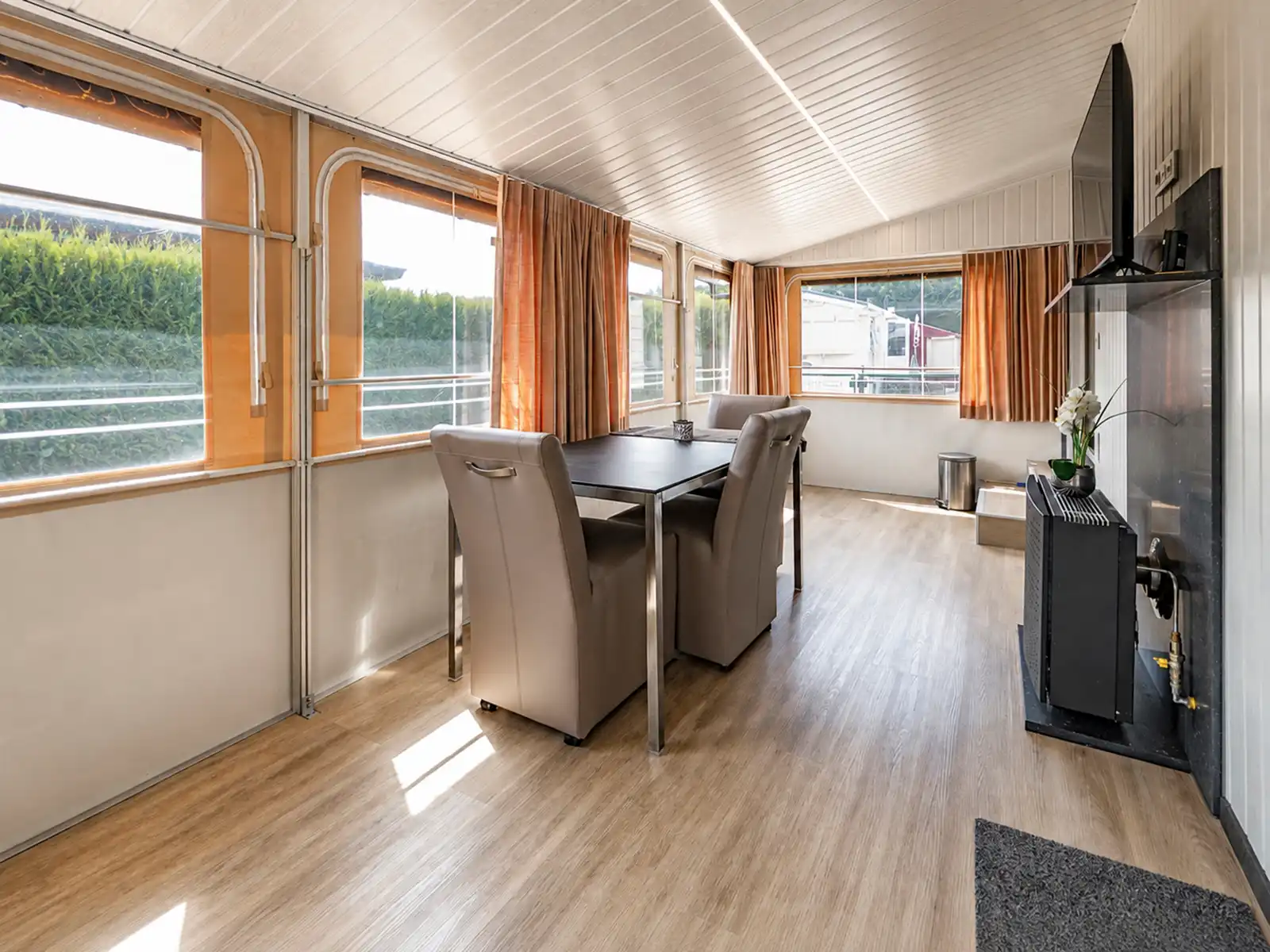 Gerenoveerd vakantieverblijf aan het Donkmeer in Berlare foto 8