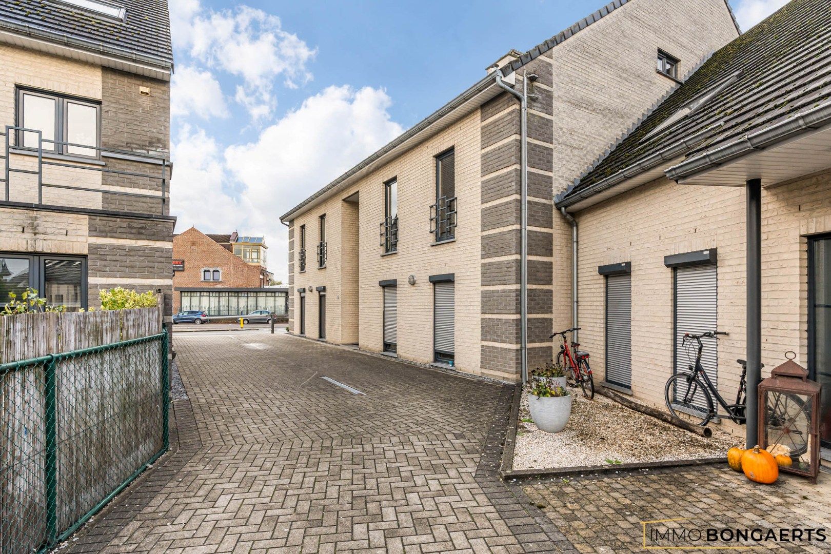 Ruim duplexappartement met 4 slaapkamers foto 31