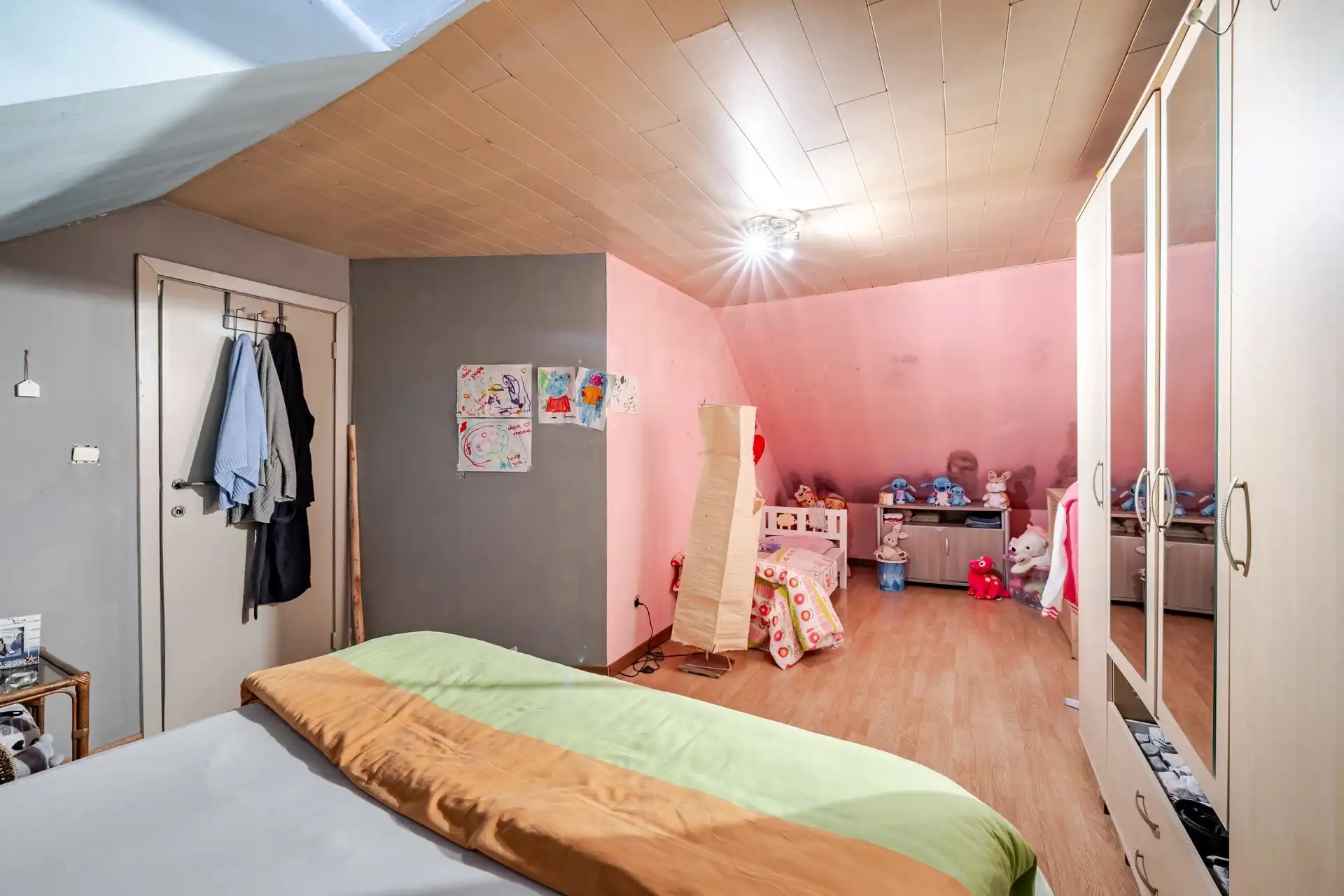 Te renoveren woning of projectgrond met tal van mogelijkheden in Wanzele! foto 17