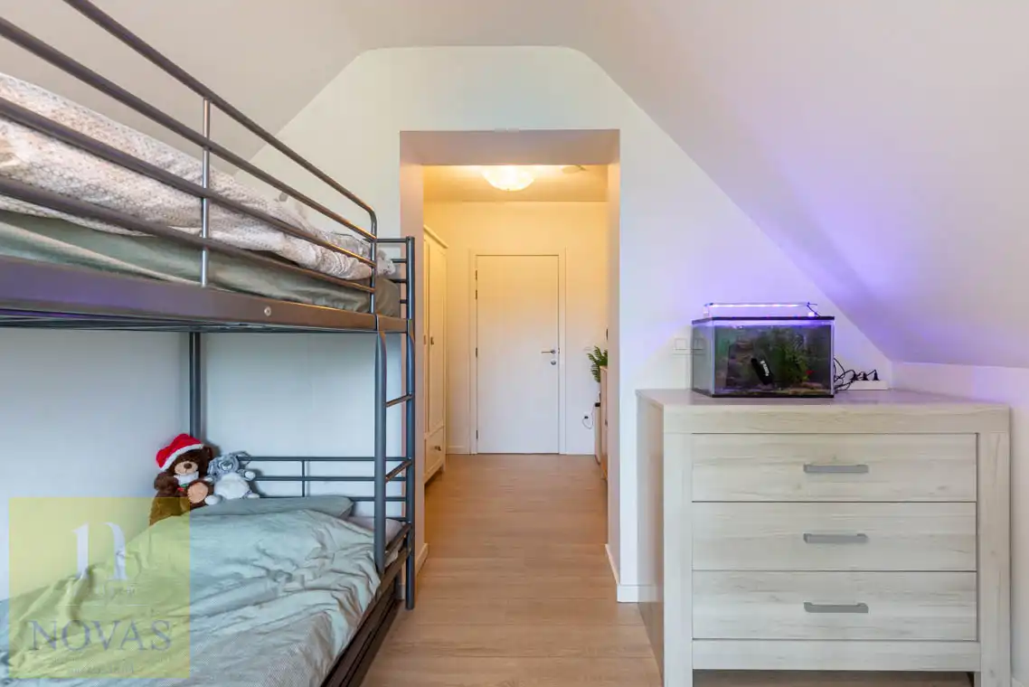 Prachtige woning, zonnepanelen, warmtepomp, thuisbatterij, 4 slaapkamers, bouwjaar 2015 foto 20