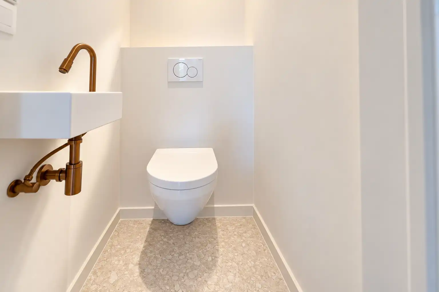 Lichtrijke gerenoveerde woning foto 14