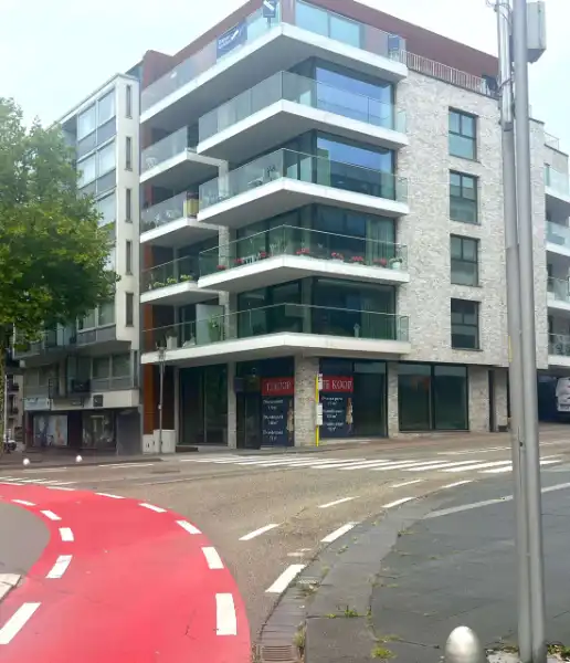 Een leuke wijnbar en verkooppunt op hét toekomstige horecaplein in Genk? Een ander creatief idee? foto 5