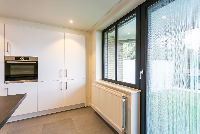 Ruim luxueus 2 slpk. appartement, groot terras, P, hartje Schilde! foto 5