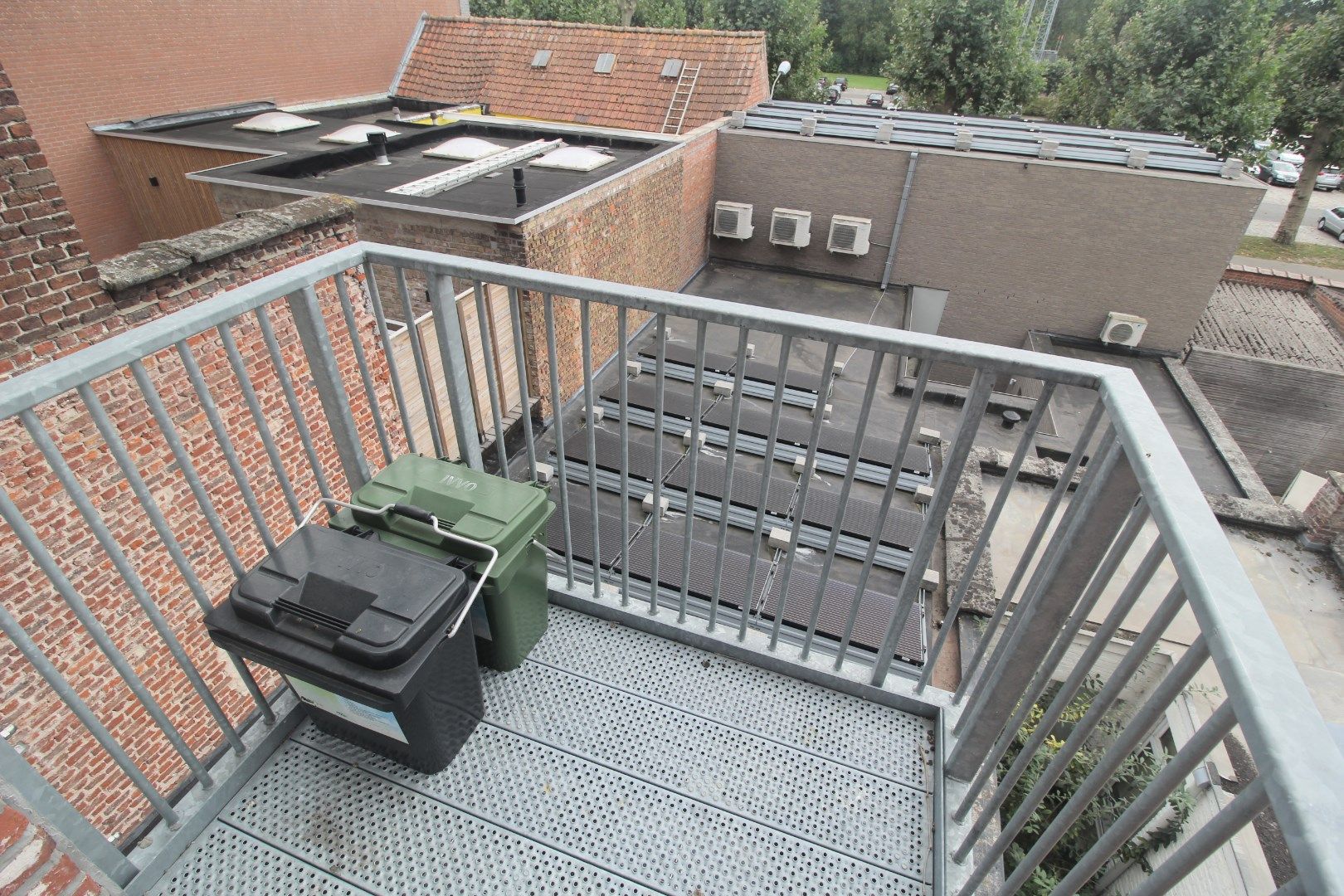 GEZELLIG 1-SLAAPKAMERAPPARTEMENT MET TERRAS IN CENTRUM IEPER foto 10