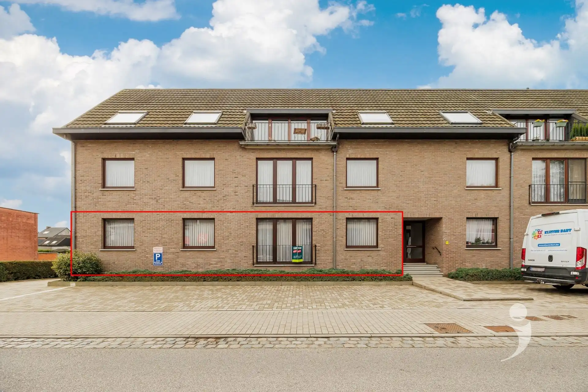 Appartement met 2 ruime slaapkamers en garagebox foto {{pictureIndex}}