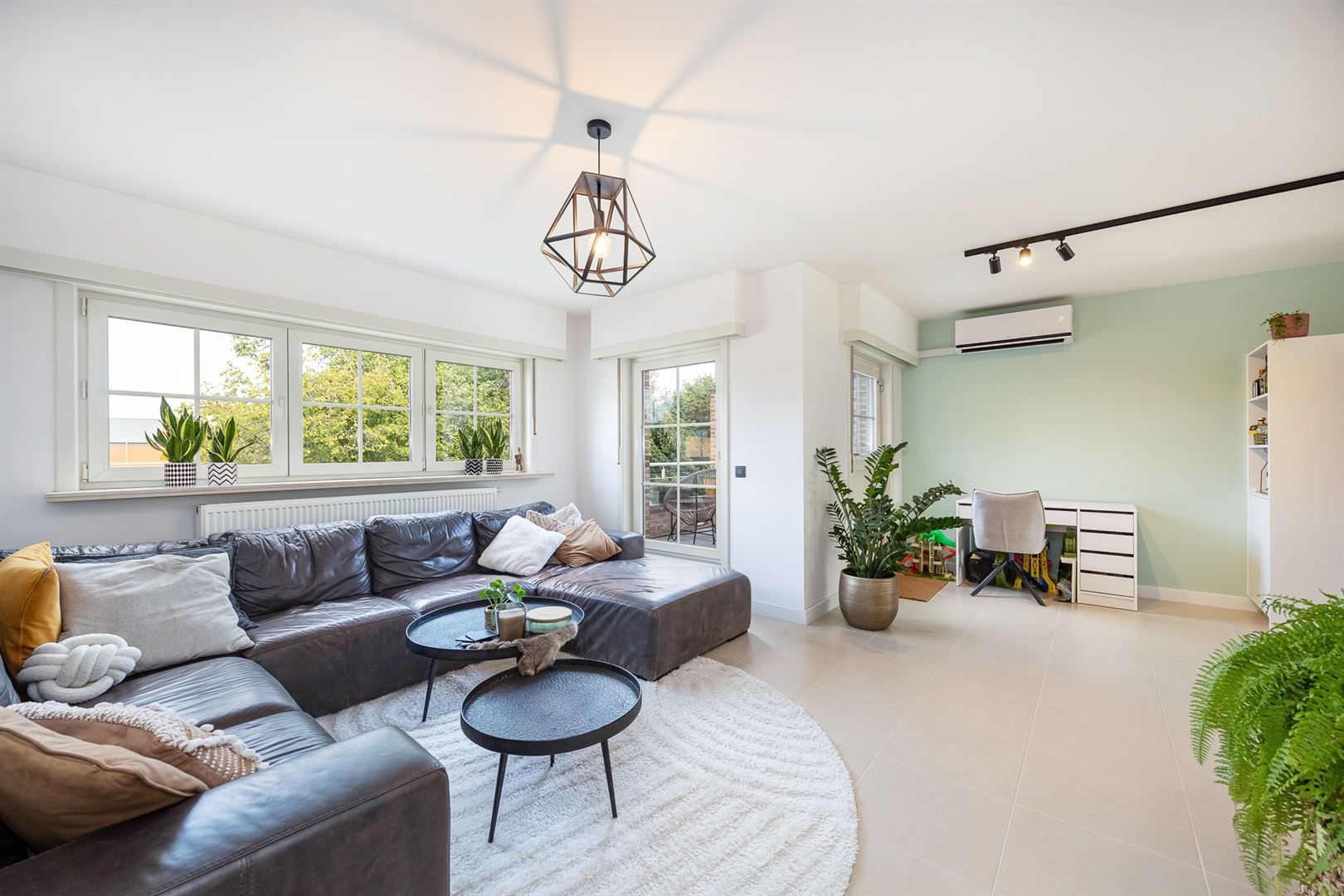 Instapklare woning met tuin en garage! foto 10