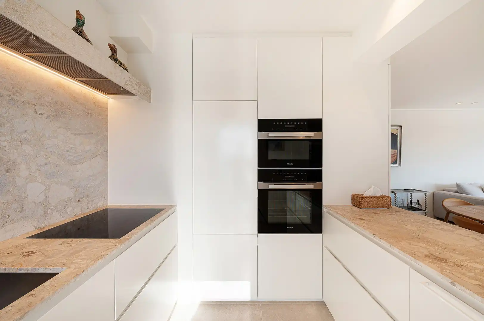 Stijlvol appartement op centrale locatie aan het Burgemeester Frans Desmedtplein. foto 15