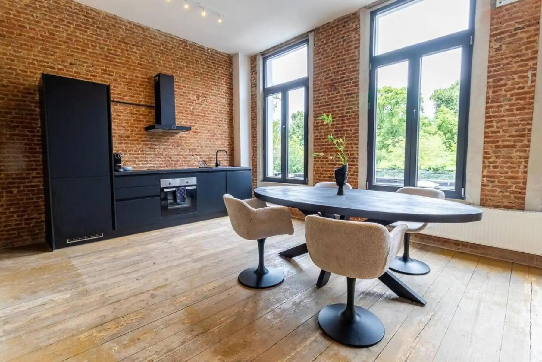 1SLK-appartement met uitzicht op de Antwerpse ZOO! foto 2