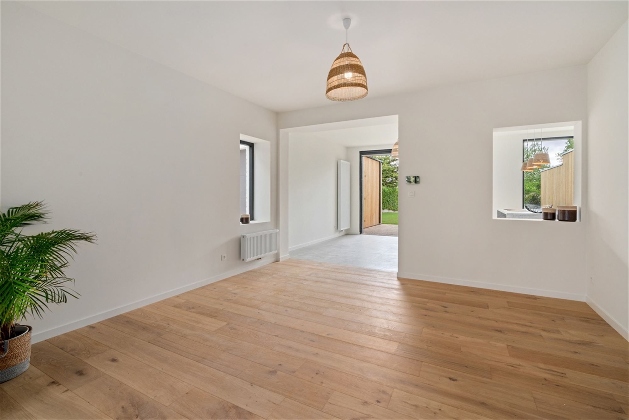 Stijlvolle, volledig gerenoveerde, INSTAPKLARE / WOONKLARE WONING (HOB) met 3 slaapkamers, 2 badkamers en garage op 756 m² foto 6