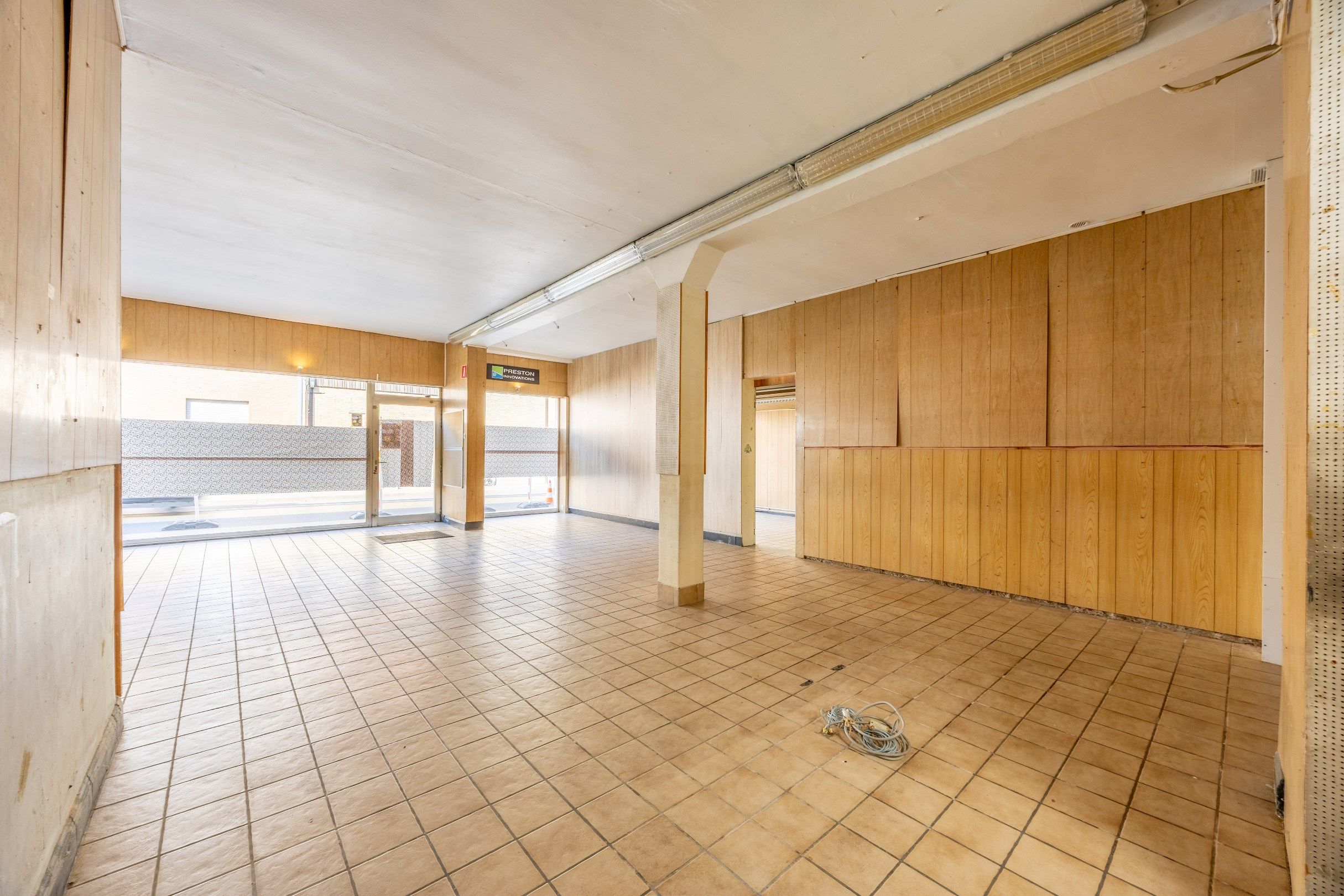 Gebouw voor gemengd gebruik met atelier op 568 m² foto 5
