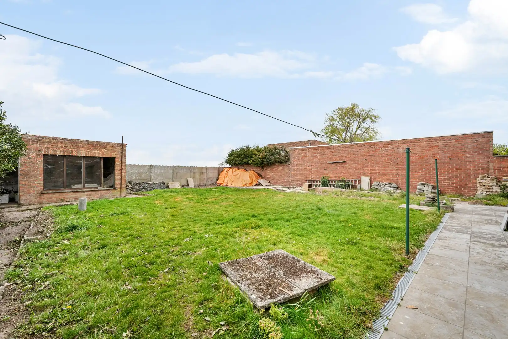 Ruime woning met 4 slaapkamers, loods en tuin met prachtig uitzicht. foto 20