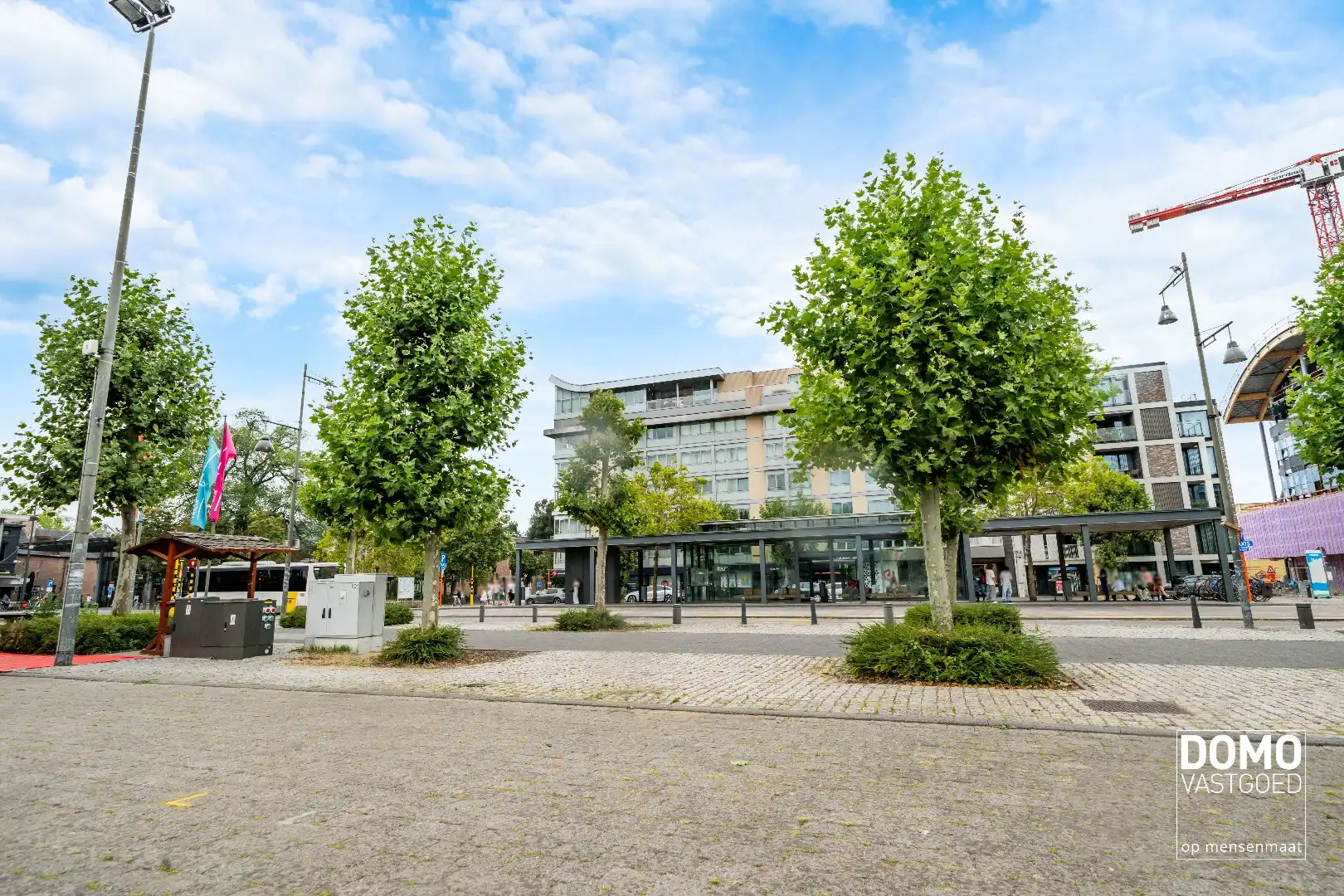 Stijlvol wonen in hartje Hasselt met een uniek uitzicht over het Kolonel Dusartplein foto 22