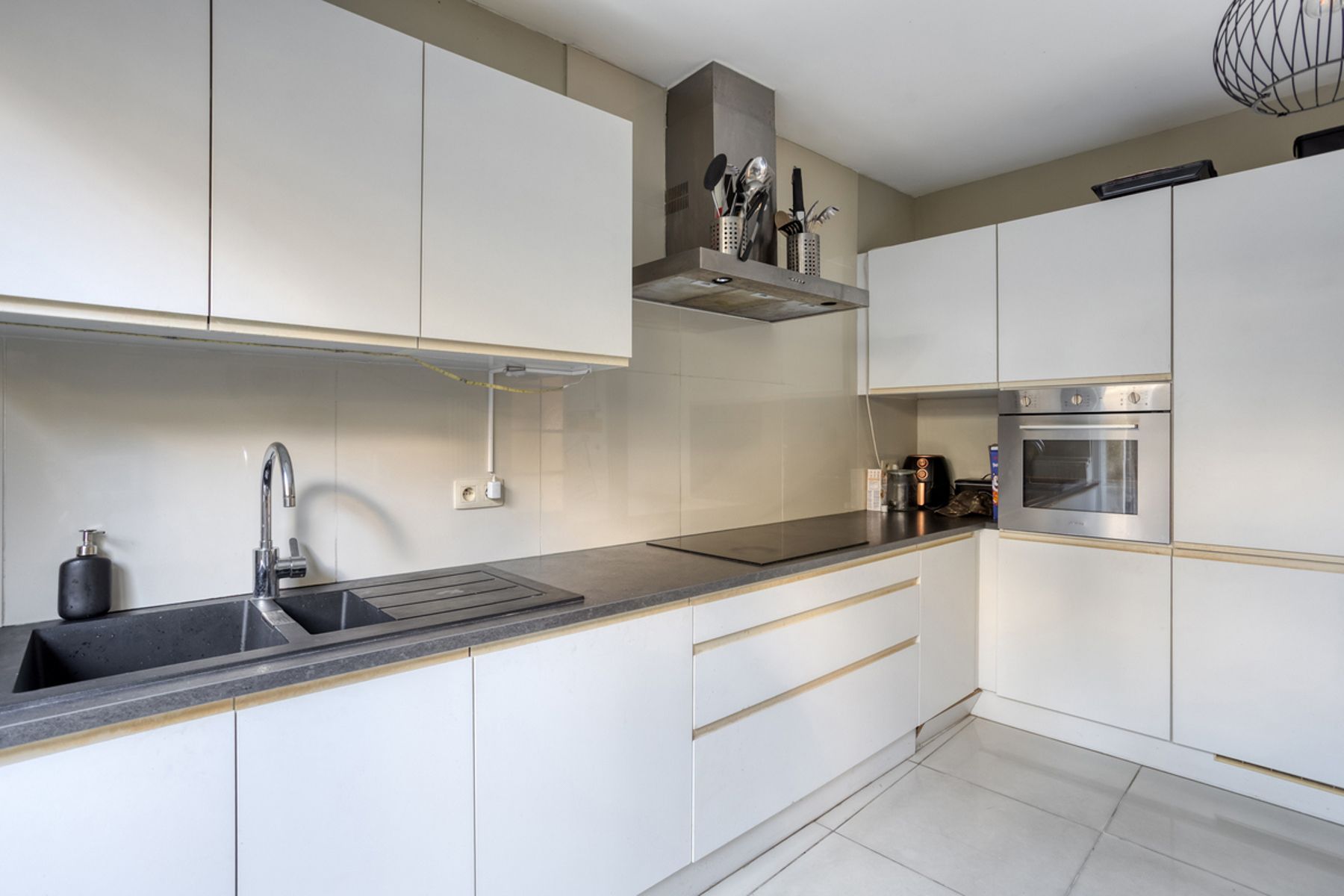 Ruime halfopen bebouwing op een strategische locatie. foto 9